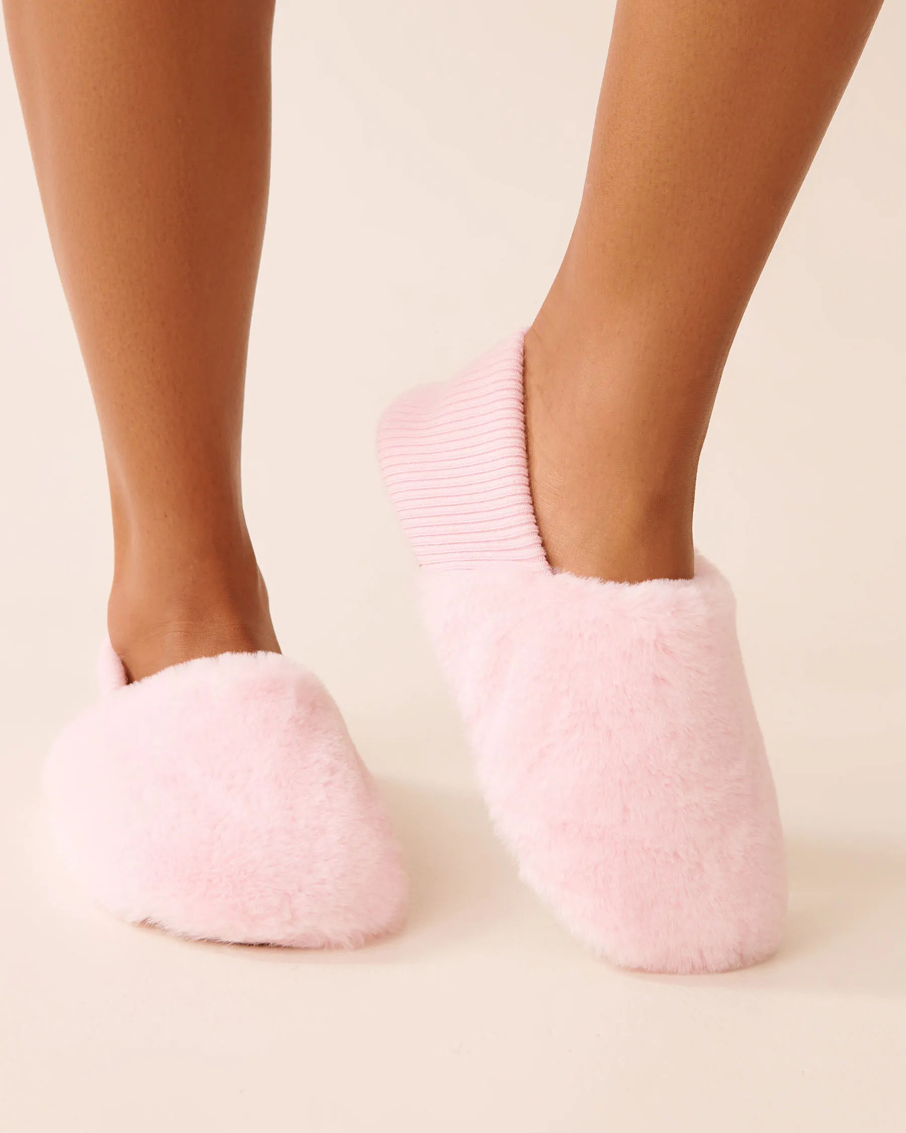 La Vie en Rose_Cherry Blossom_Ribbed Back Soft Plush Slipper Socks_40700430_60074_02