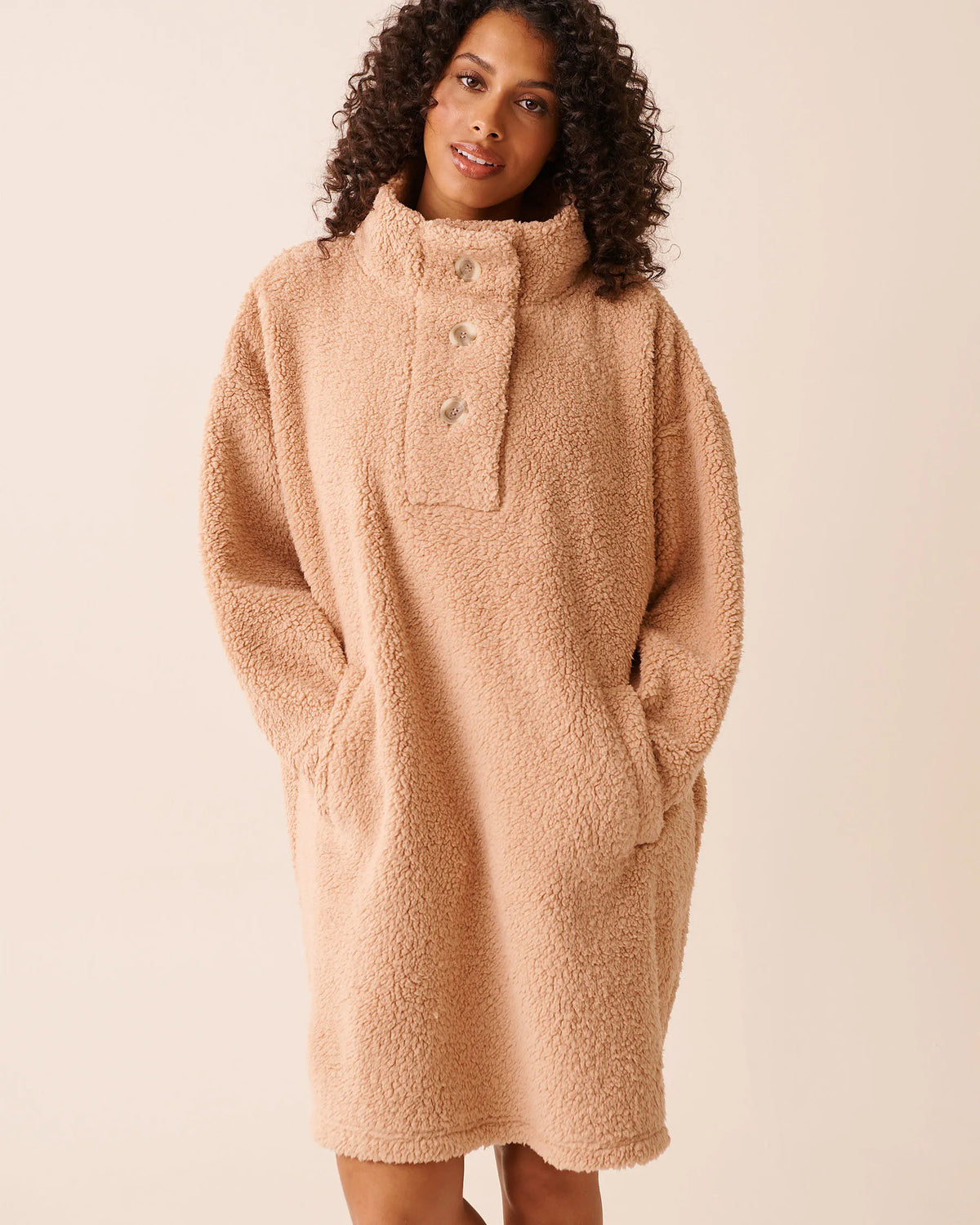 La Vie en Rose_Brush_Oversized Button-Up Sweatshirt_40700438_20112_01