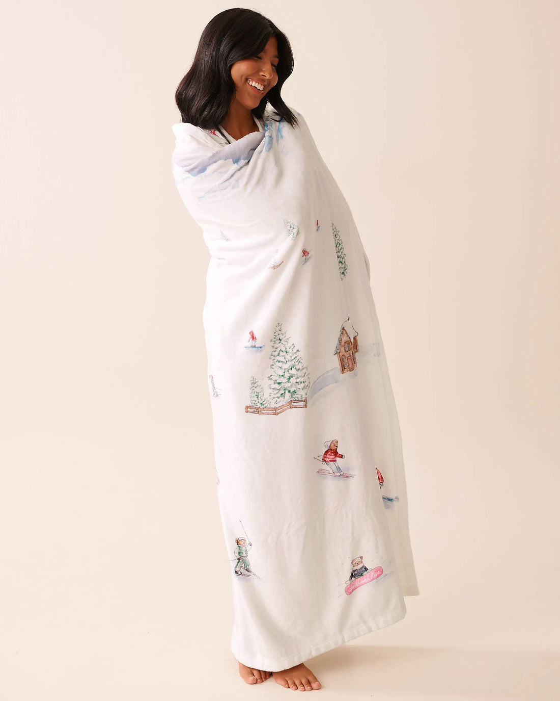 La Vie en Rose_Snow White Ski Placement_Buffalo Plaid Soft Plush Blanket_40700441_P10549_02