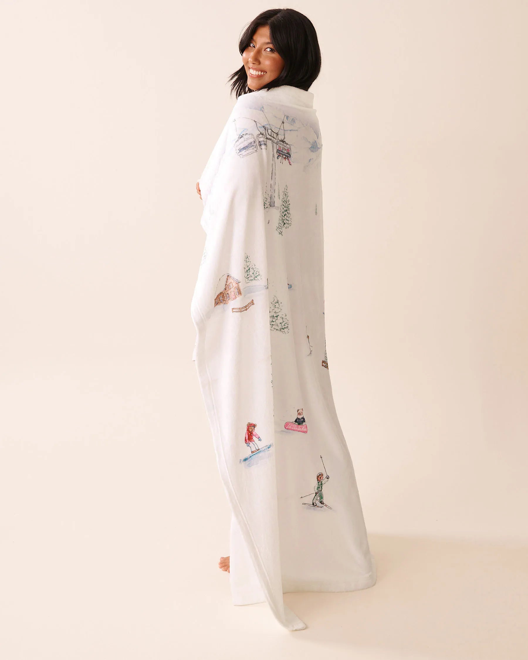 La Vie en Rose_Snow White Ski Placement_Buffalo Plaid Soft Plush Blanket_40700441_P10549_03