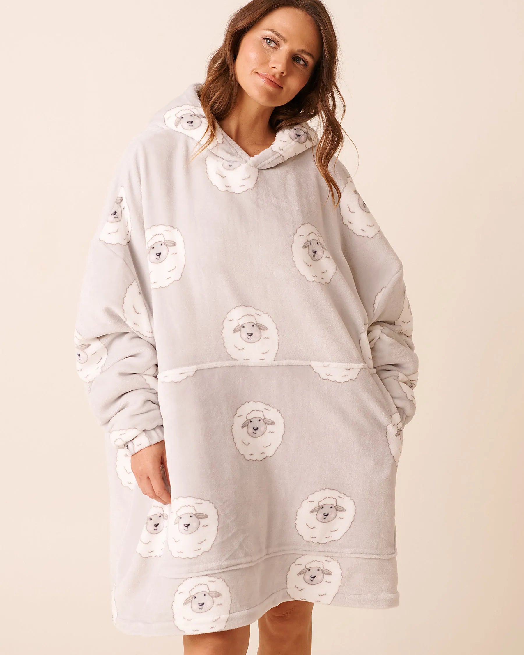 La Vie en Rose_Quiet Gray Sheep_Sheep Soft Plush Oversized Hoodie_40700444_P00482_01