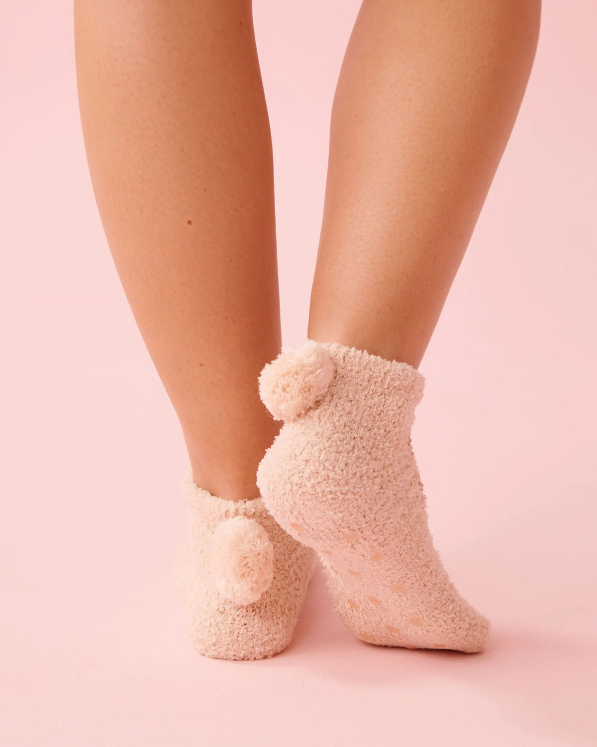 La Vie en Rose Shifting Sand Women Rabbit Print Pompom Soft Plush Socks SKU: 40700456_20004 Image 02