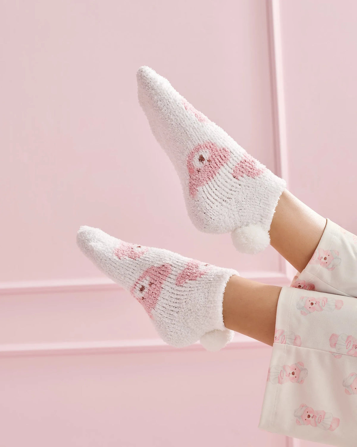 La Vie en Rose Snow White Teddy Face Women Teddy Bear Print Pompom Soft Plush Socks SKU: 40700456_P10581 Image 01