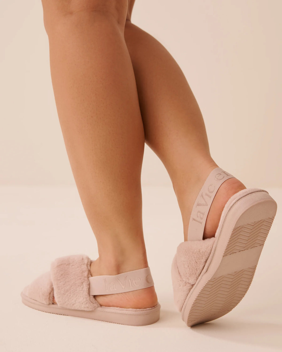 La Vie en Rose Mushroom Women Faux Fur Slide Slippers SKU: 40700461_20011 Image 02
