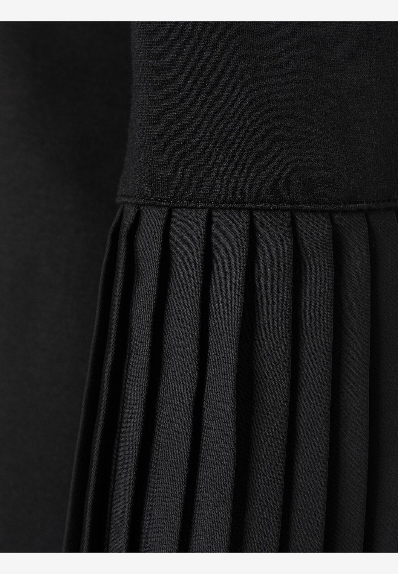 Jersey Shirt With Pleated Sleeves_41010202_0790_05