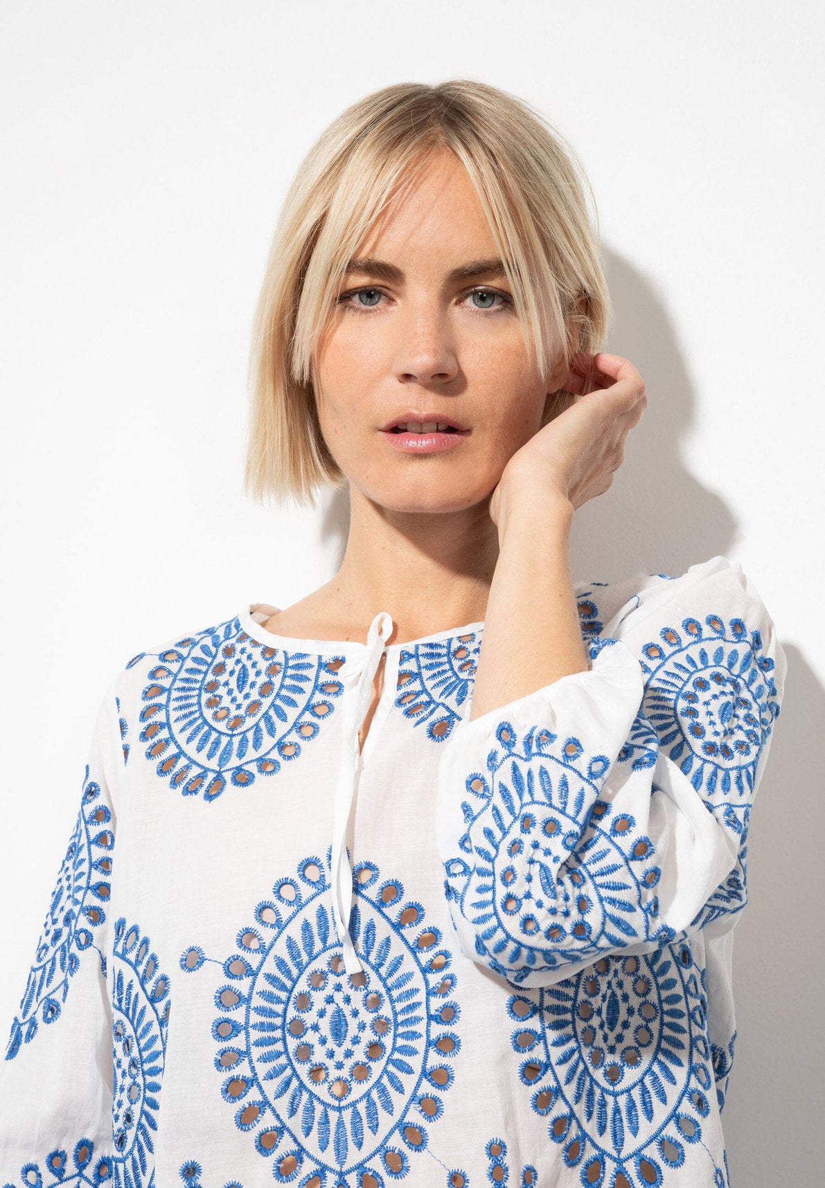 White & Blue Lace Tunic_41062055_2041_03