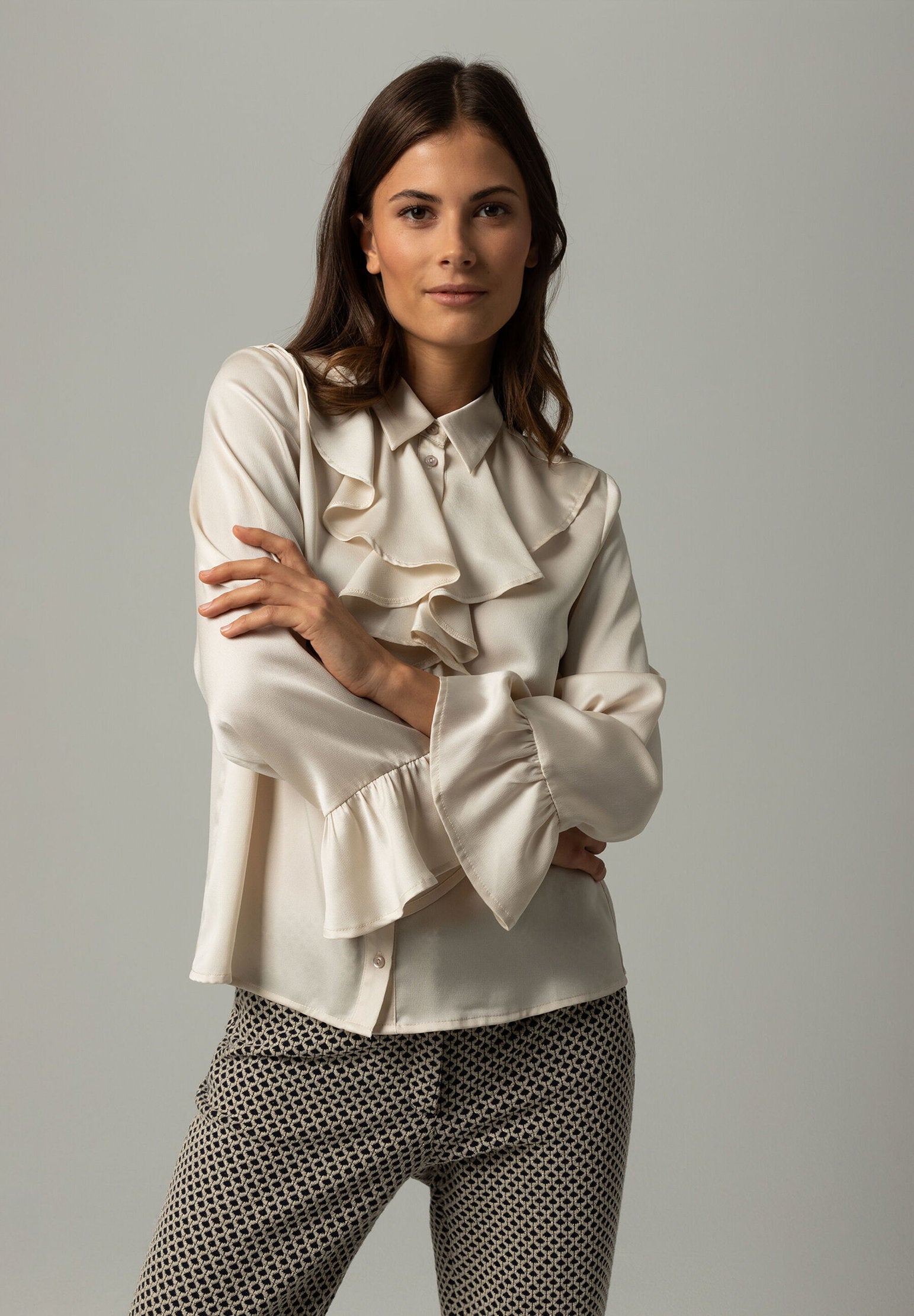More & More_Ruffles Satin Blouse_41652081_0031_01