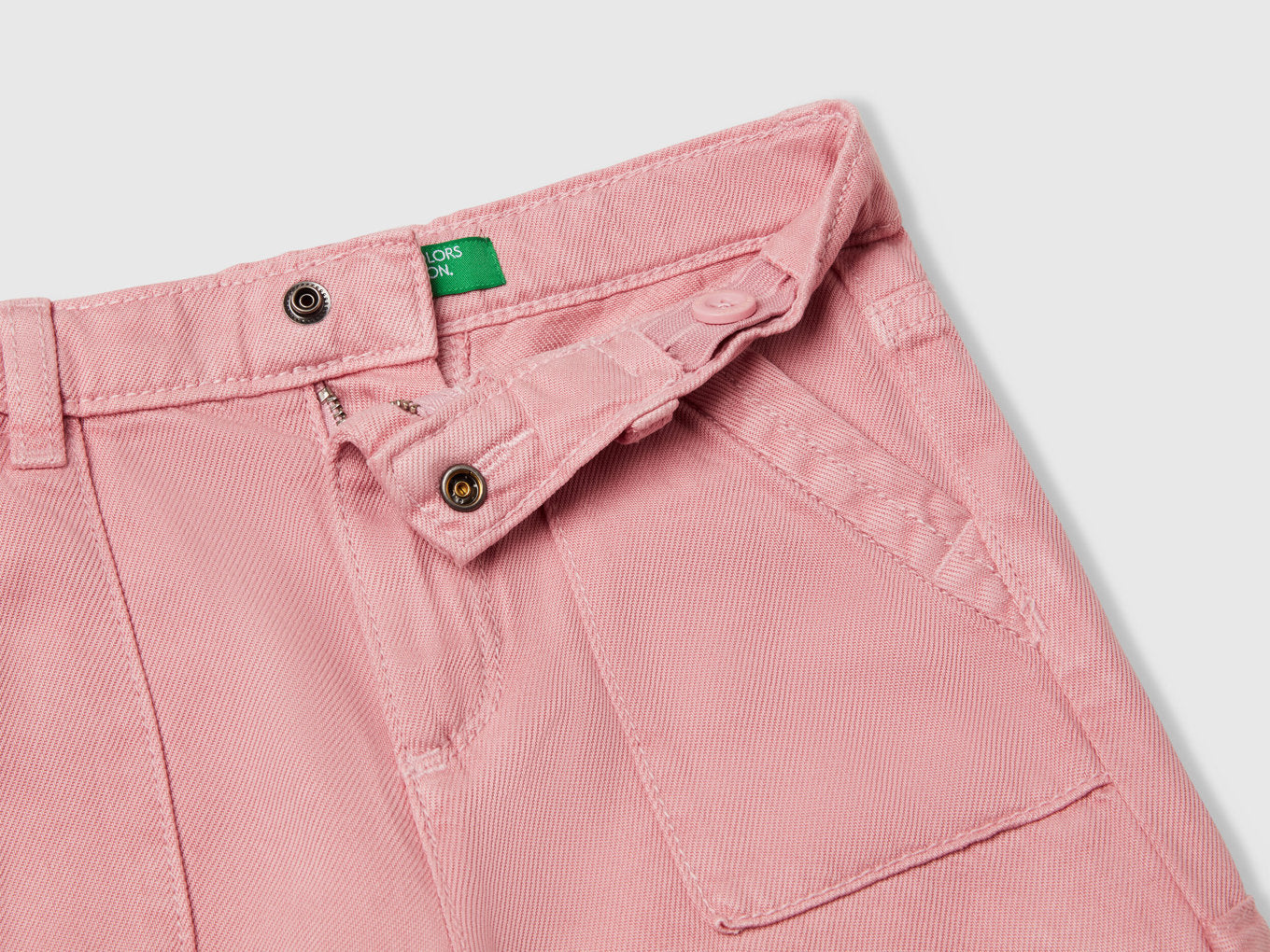 Benetton_Flowy Trousers with Tapered Leg_41AQGE02H_69J_03