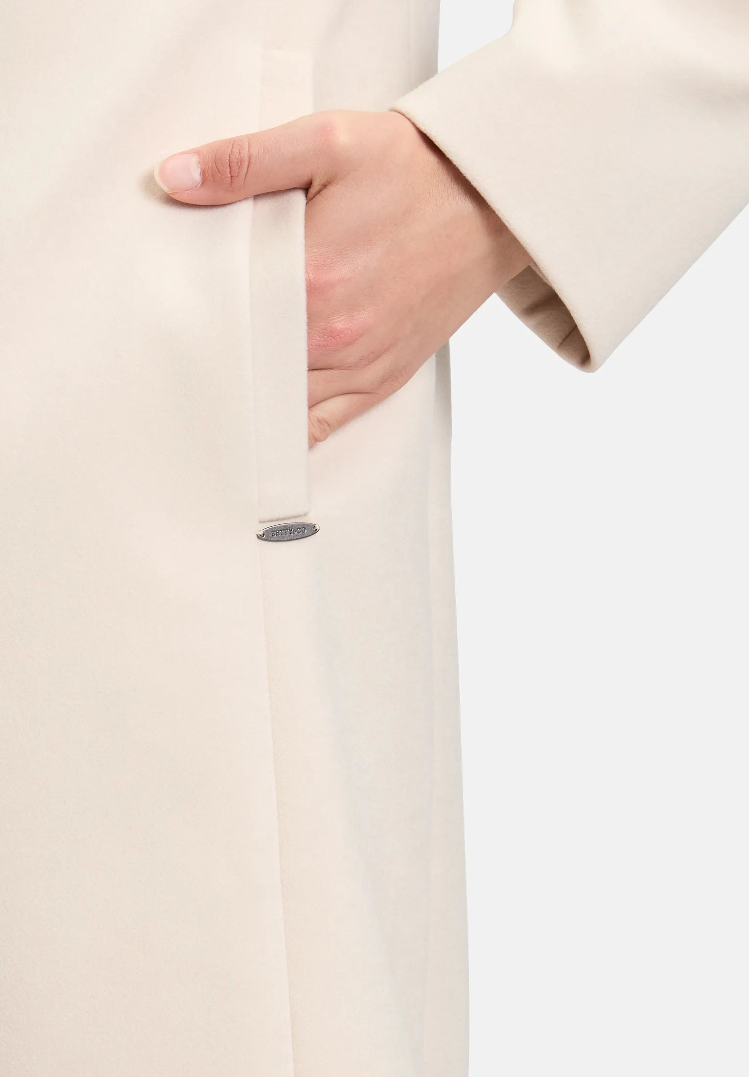 Betty Barclay_Shiny Powder_Blazer Coat with Buttons_4298-3742_1039_07