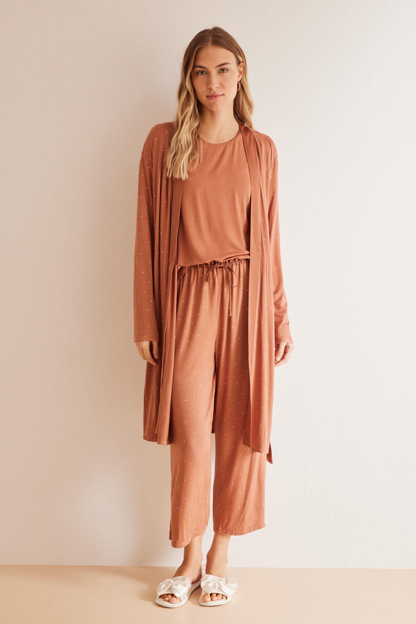 Knee-Length Robe_4357437_31_04