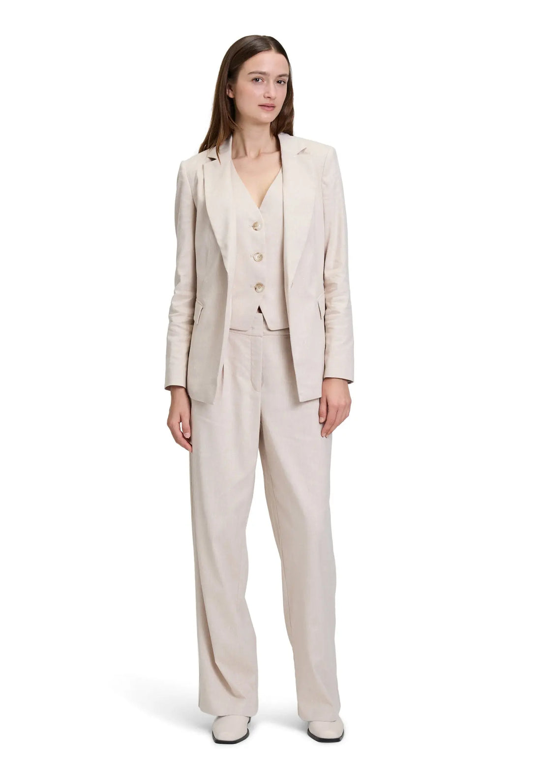 Betty Barclay_Slightly Fitted Business Blazer_4406-3351_1714_02