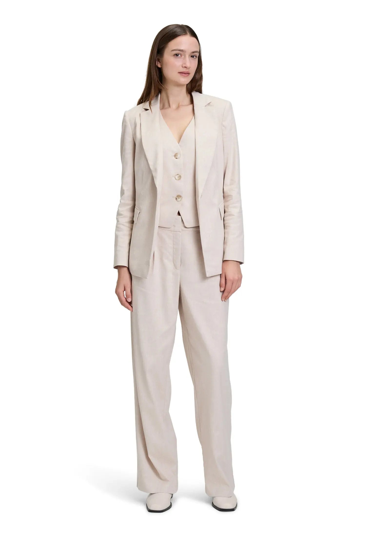Betty Barclay_Slightly Fitted Business Blazer_4406-3351_1714_02