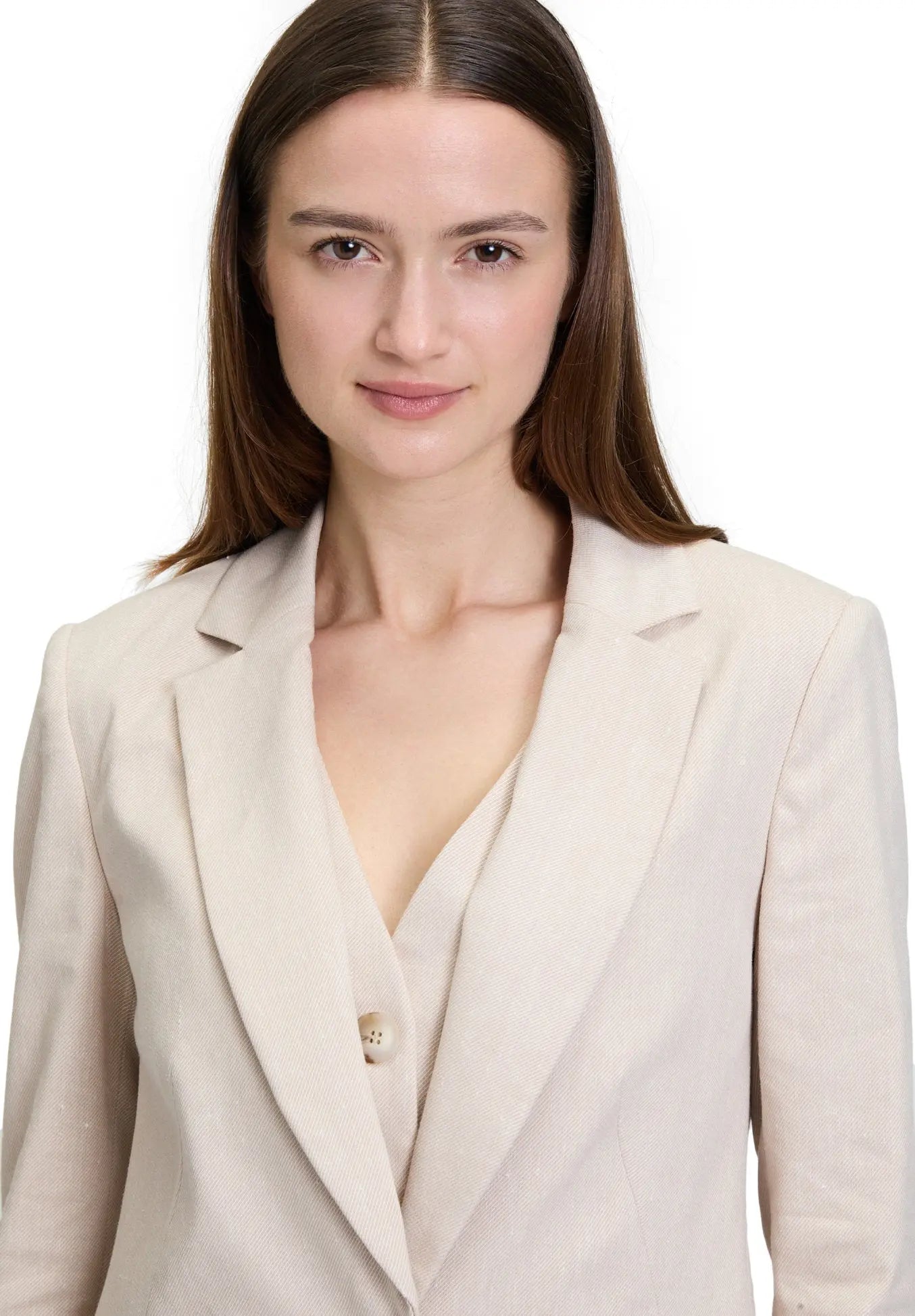 Betty Barclay_Slightly Fitted Business Blazer_4406-3351_1714_06