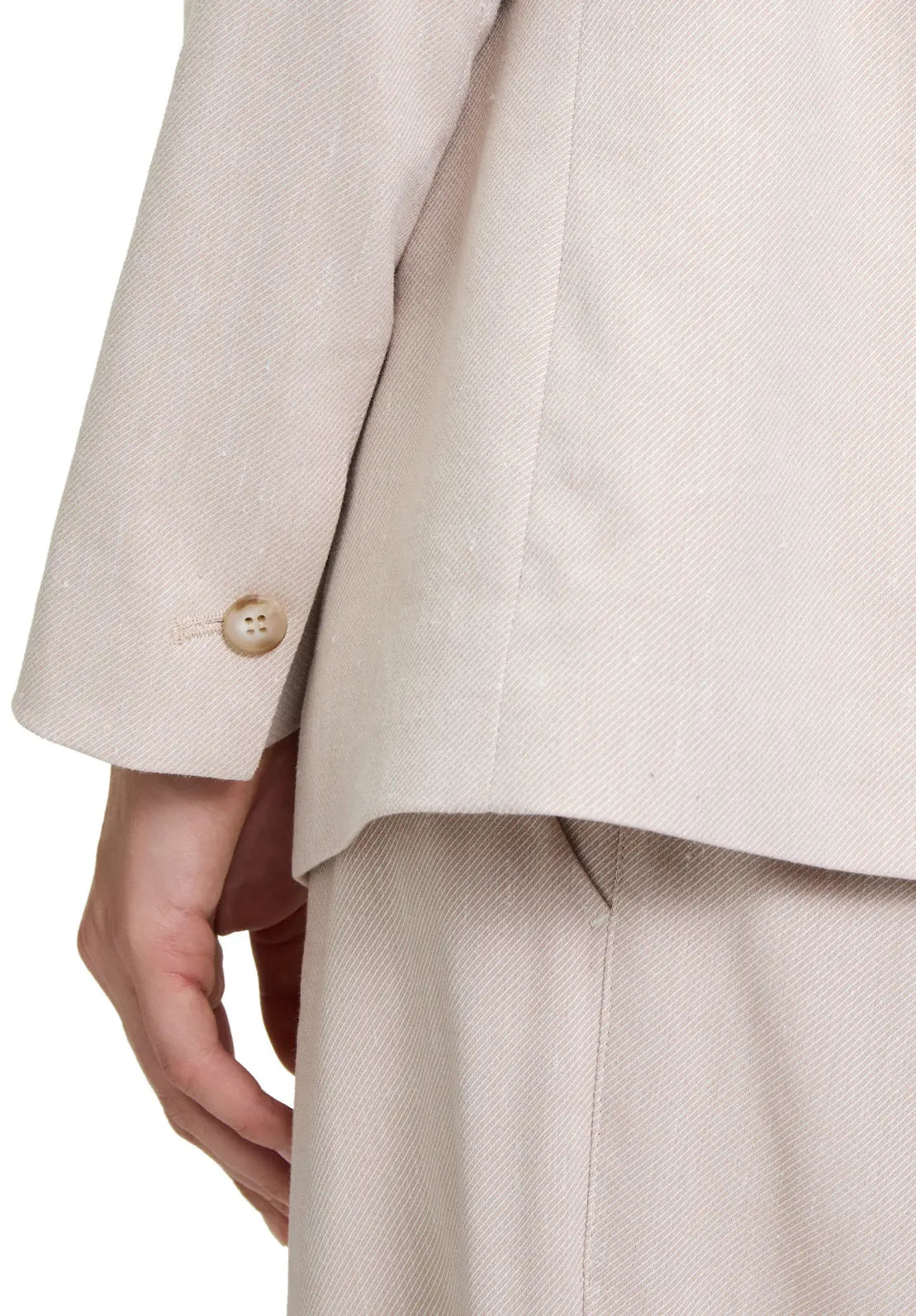 Betty Barclay_Slightly Fitted Business Blazer_4406-3351_1714_07