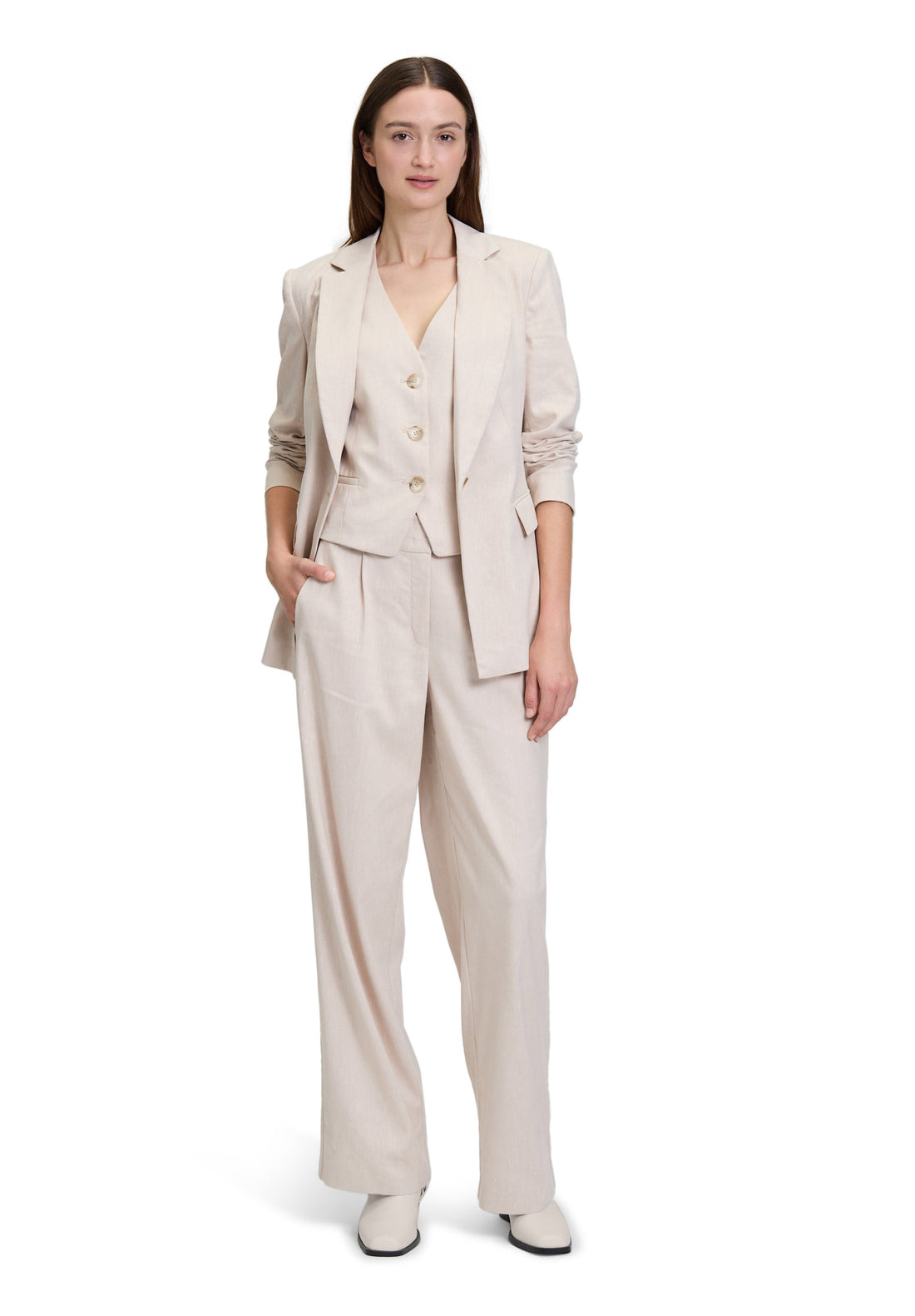 Betty Barclay_Slightly Fitted Summer Waistcoat_4407-3351_1714_02