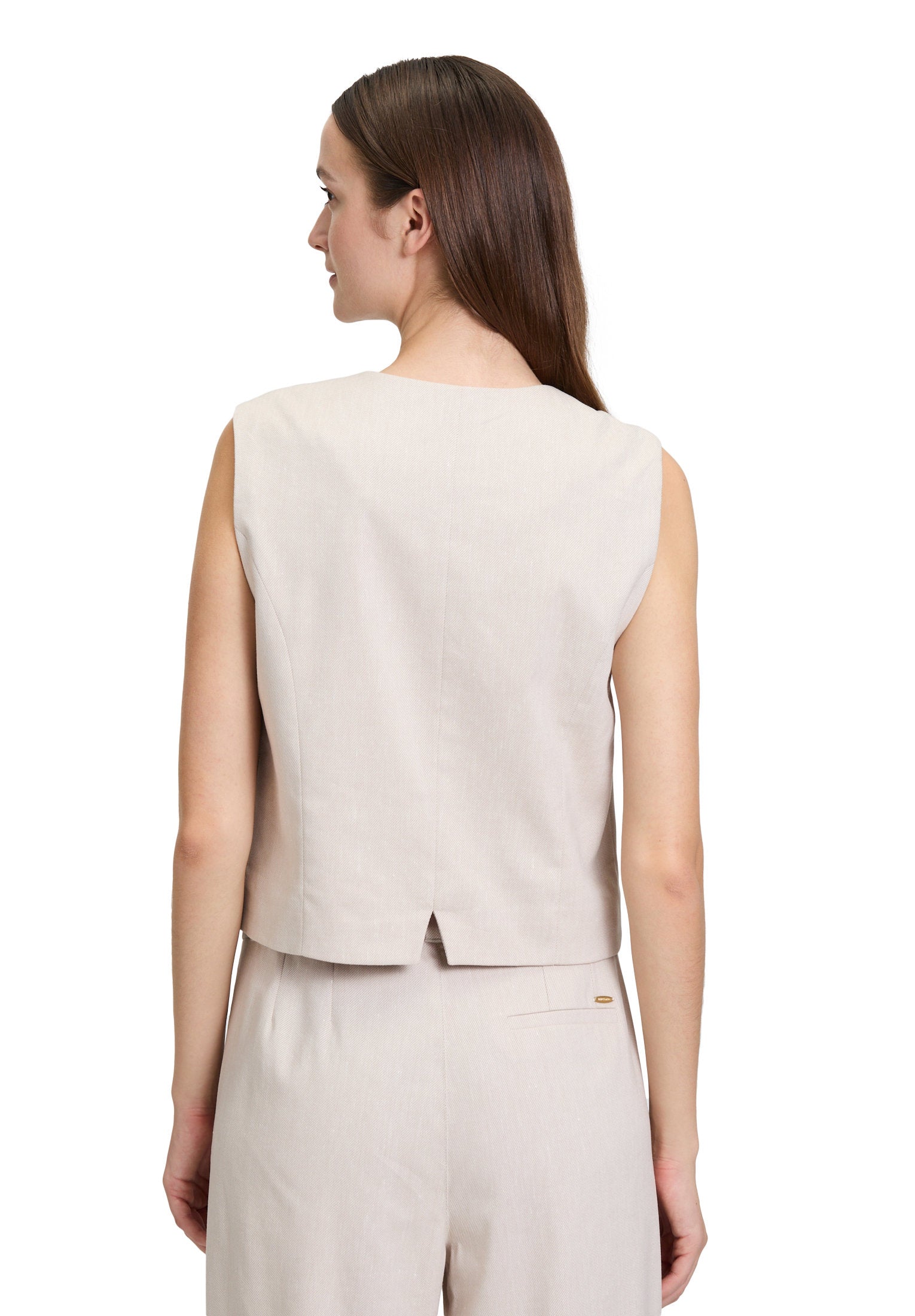 Betty Barclay_Slightly Fitted Summer Waistcoat_4407-3351_1714_03