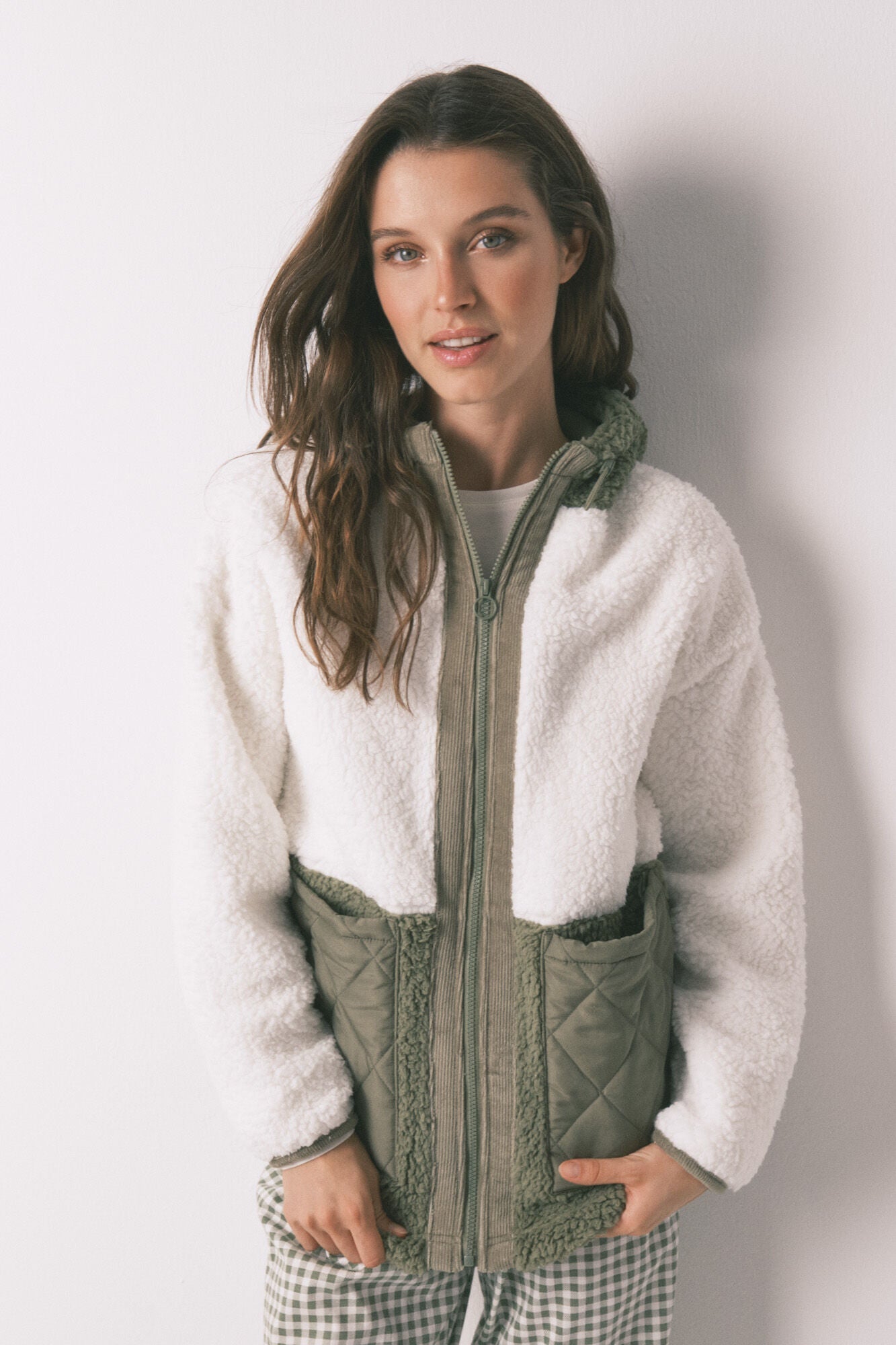 Women Secret_Dark Khaki_Green Block Faux Shearling Midi Robe_4412195_91_01