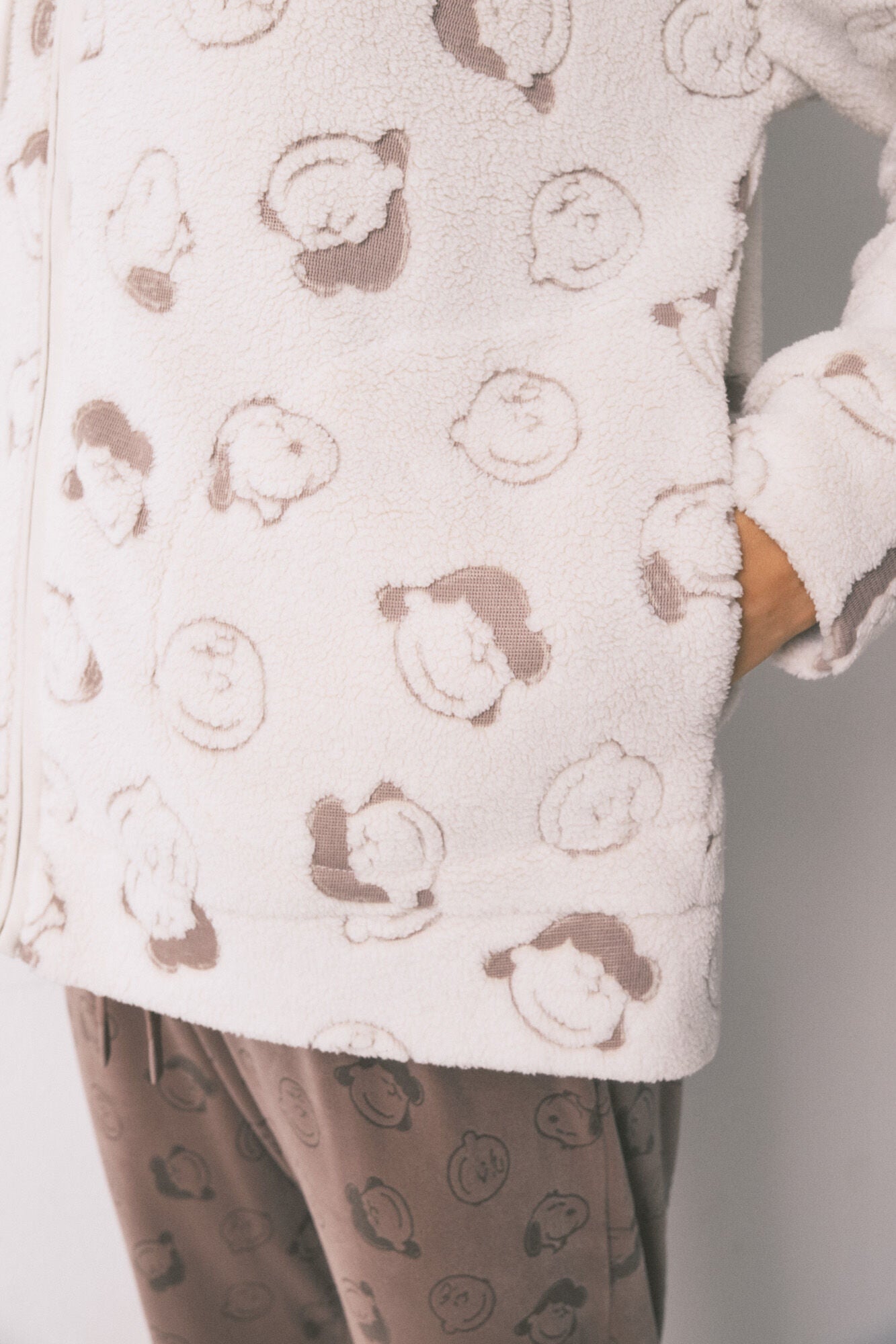 Women Secret_Ivory_Snoopy White Faux Shearling Short Robe_4412197_96_04