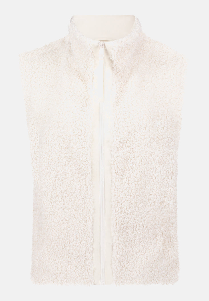 Betty Barclay_White Sand_Faux Fur Vest with Pockets_4447-3278_1032_05