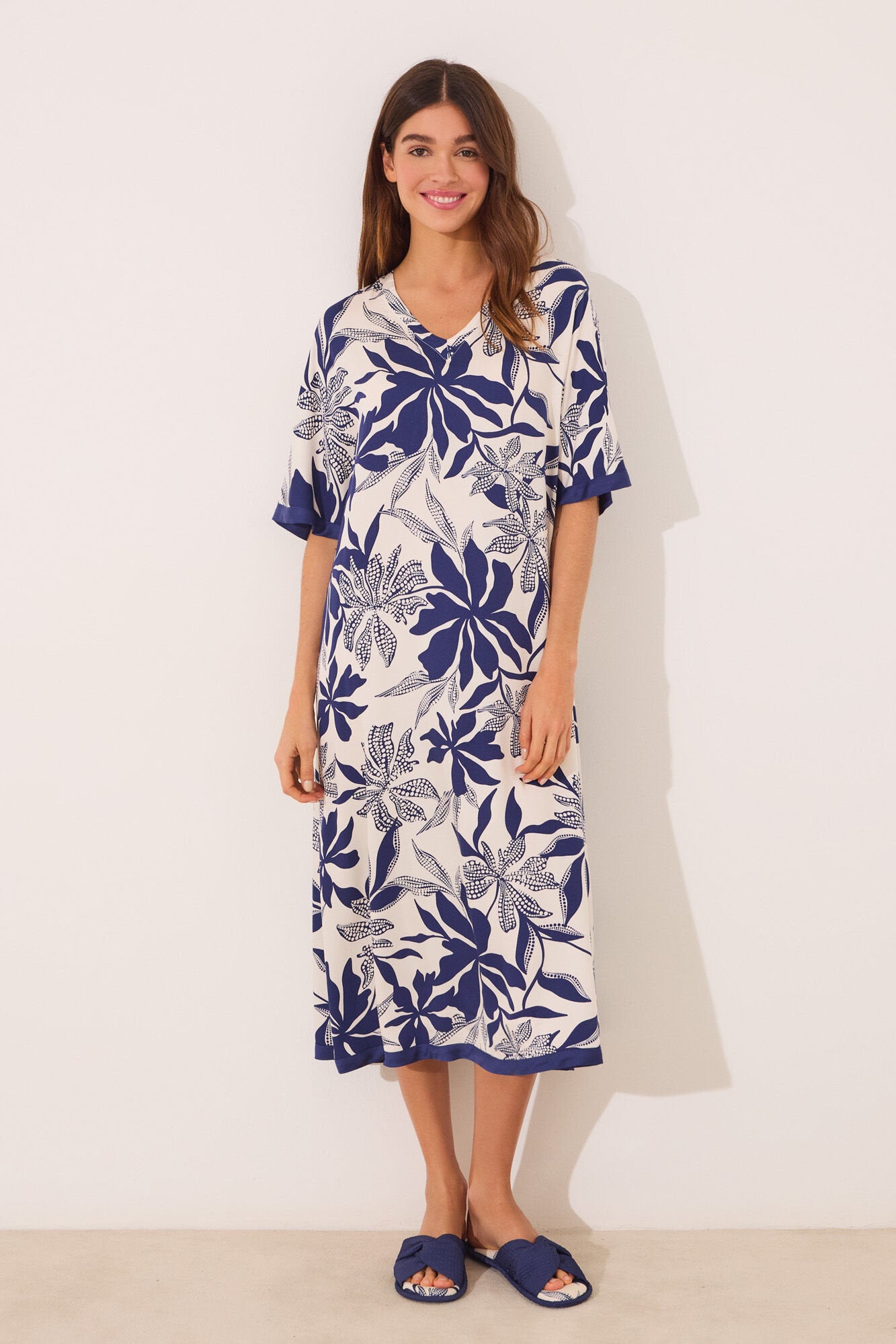 Women Secret_Long Satin Dress with Floral Print_4479831_10_03