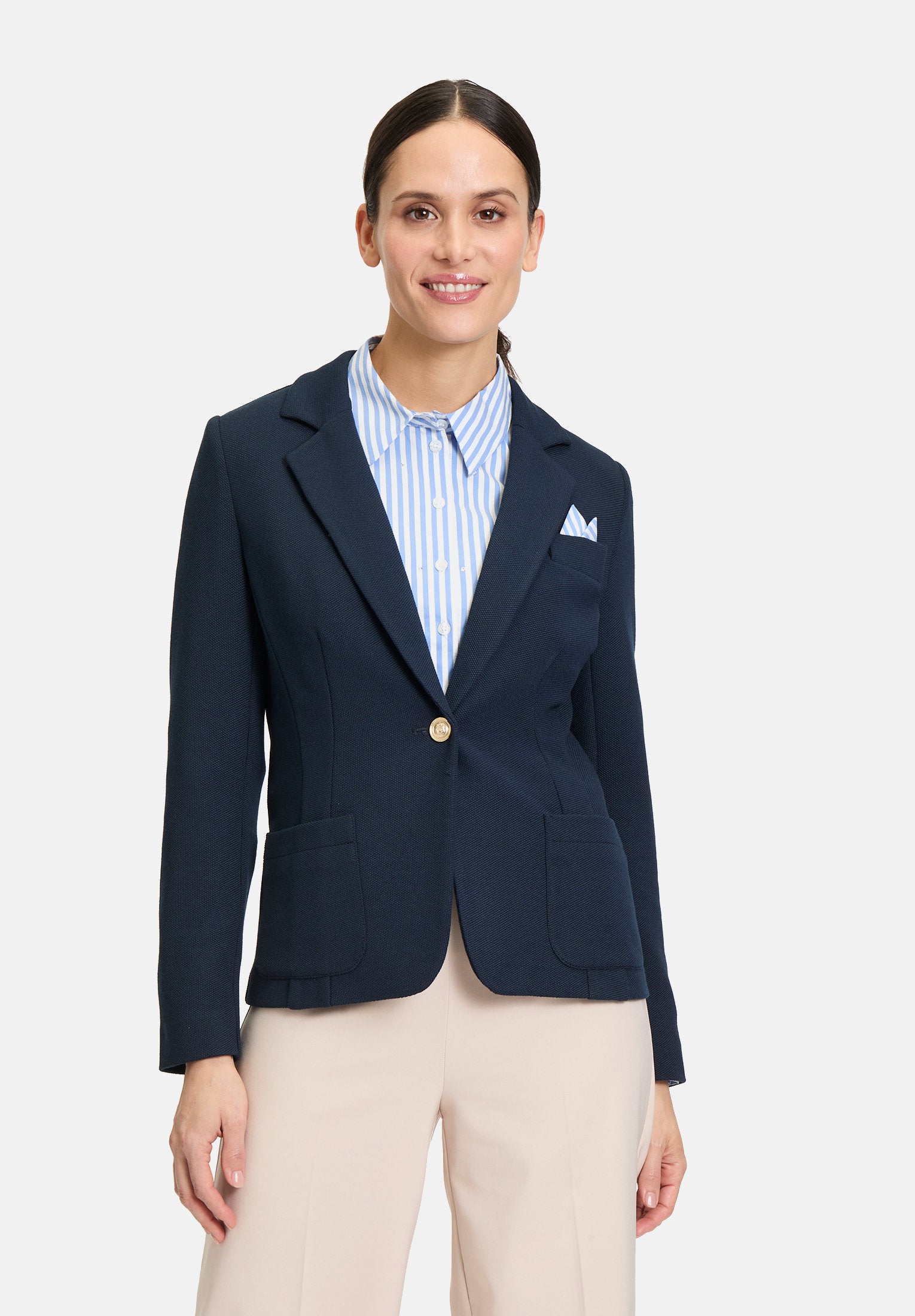 Betty Barclay_Short Blazer Long Sleeves_4511-1081_8345_02