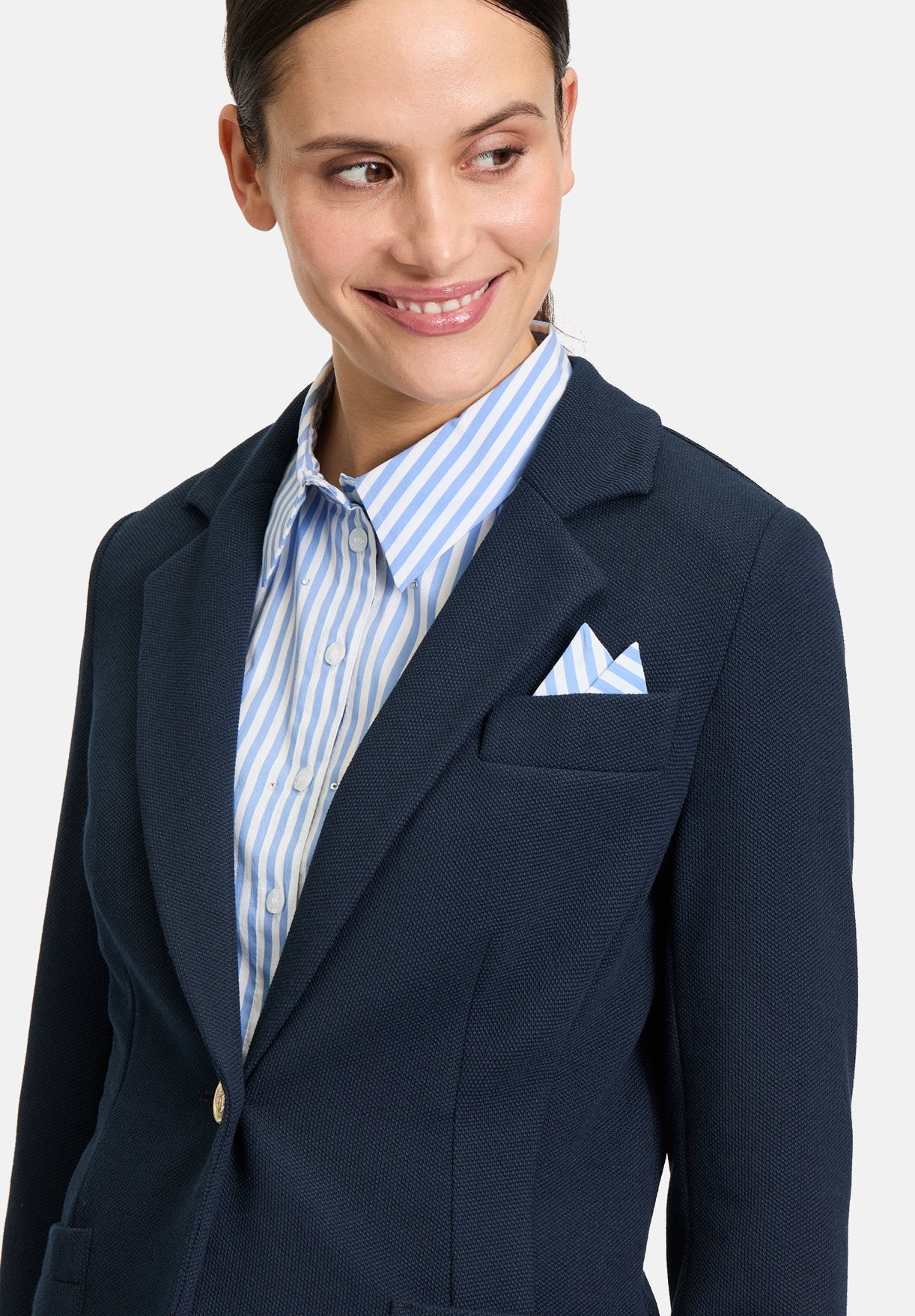 Betty Barclay_Short Blazer Long Sleeves_4511-1081_8345_07