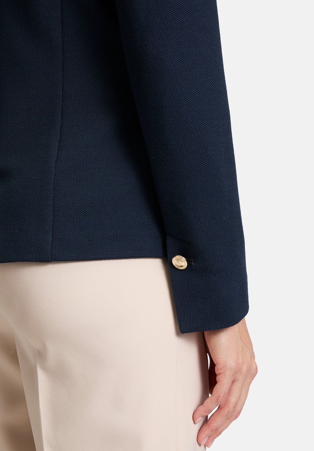 Betty Barclay_Short Blazer Long Sleeves_4511-1081_8345_08