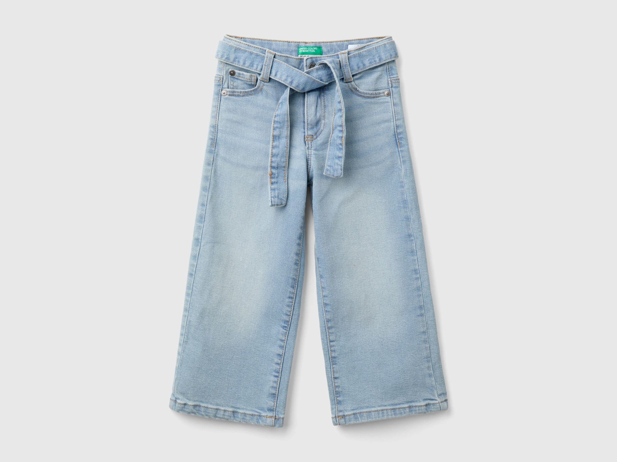 Wide Fit Jeans In "Eco-Recycle" Denim_45ONGE01Y_902_01