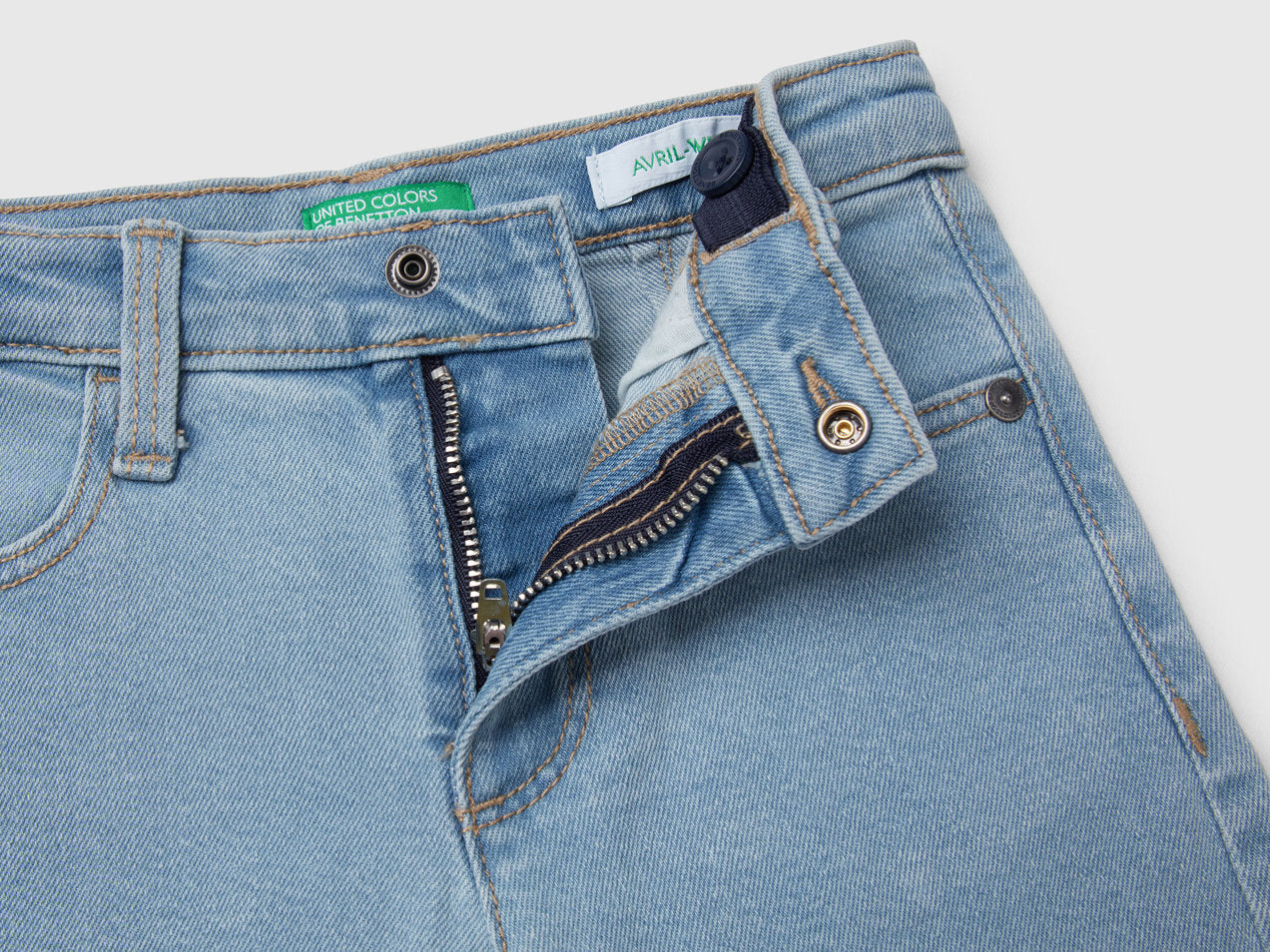 Benetton_Jeans in Recycled Cotton Blend_45ONGE02K_902_03