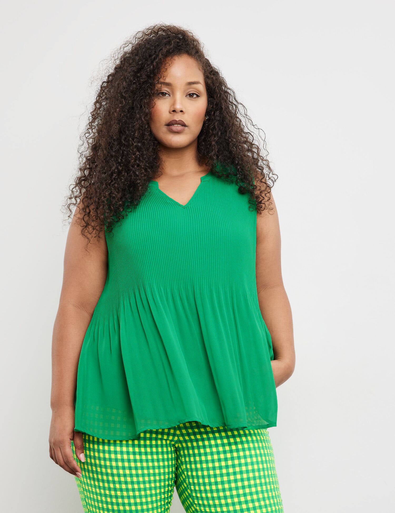 Sleeveless Pleated Blouse_460037-21062_5090_03