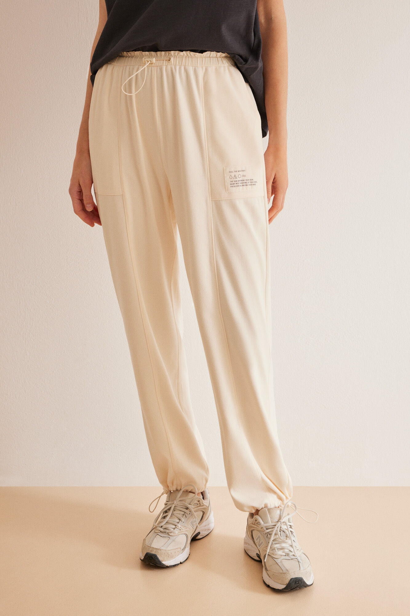 White Sweatpants_4627101_96_03