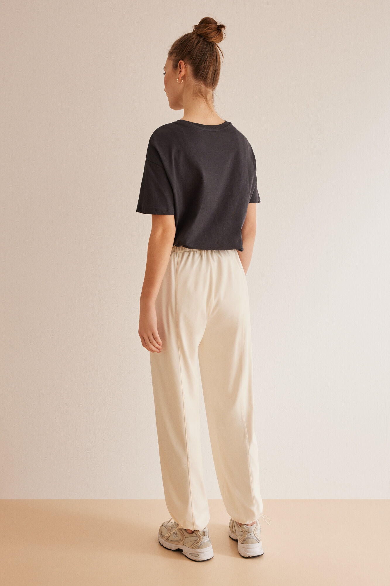 White Sweatpants_4627101_96_06