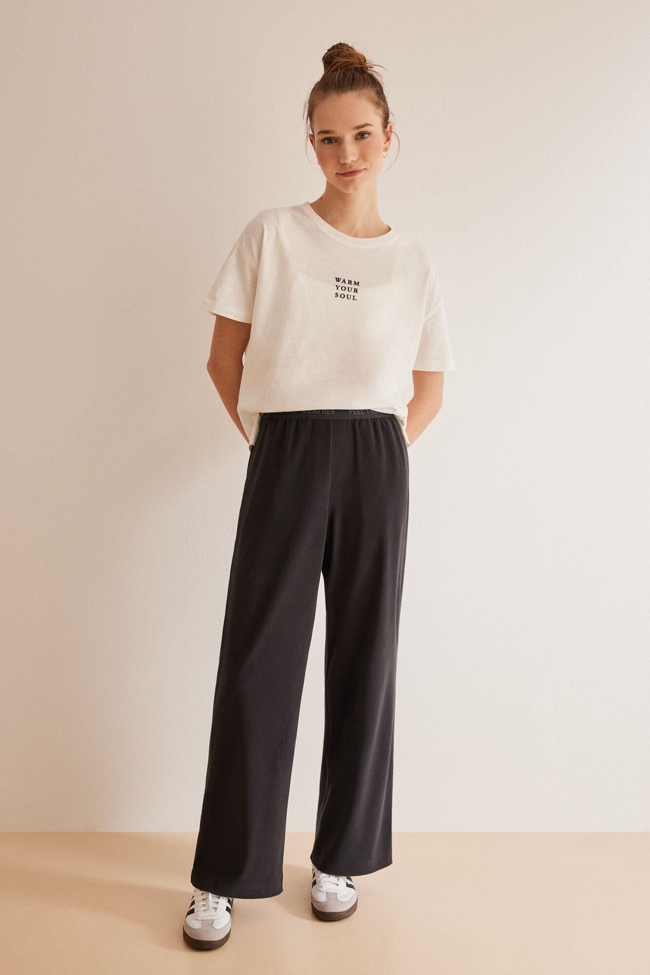 Grey Sweatpants_4627102_40_01