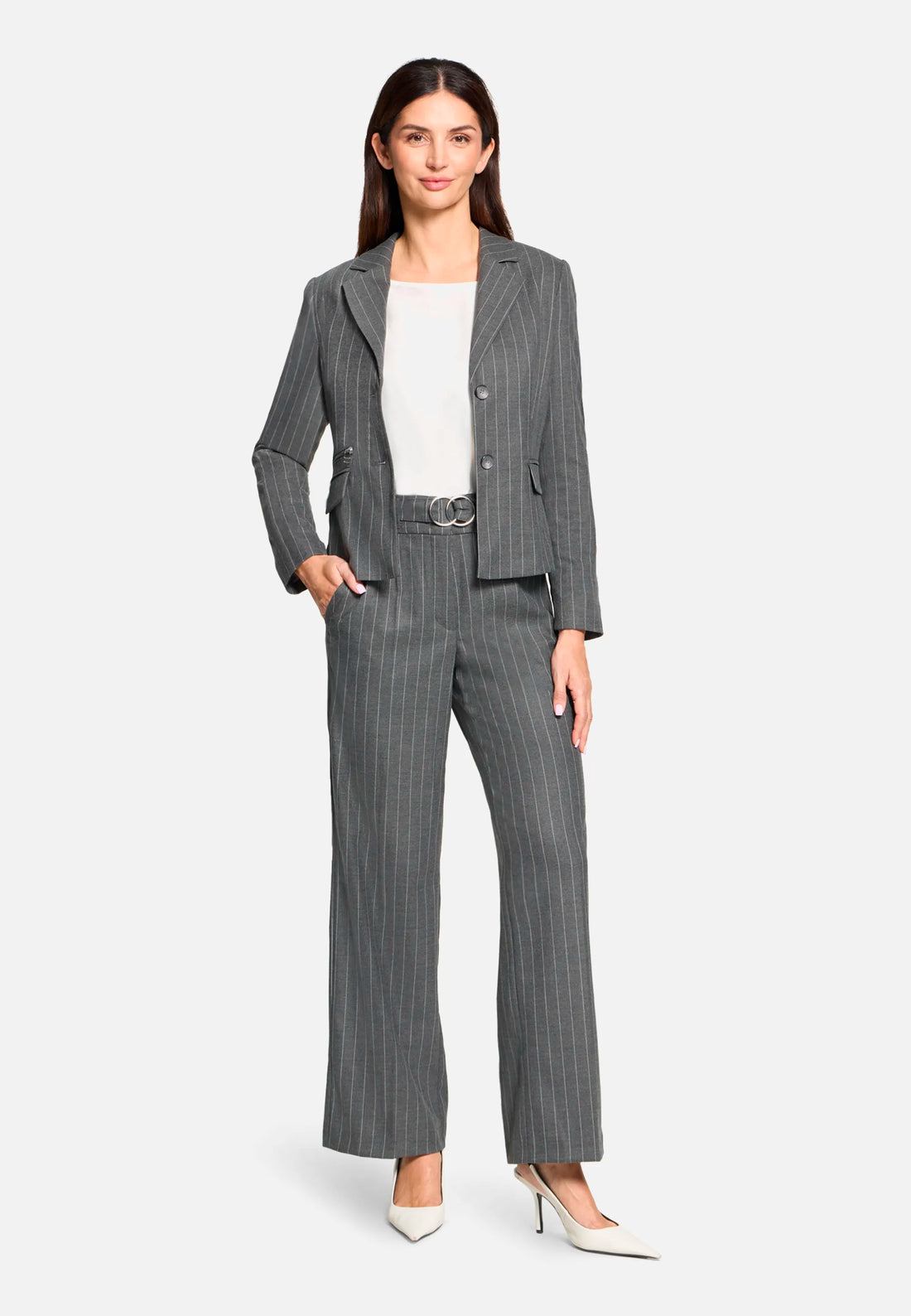 Betty Barclay_Grey_Short Blazer, Long Sleeves_4636-1622_9095_02