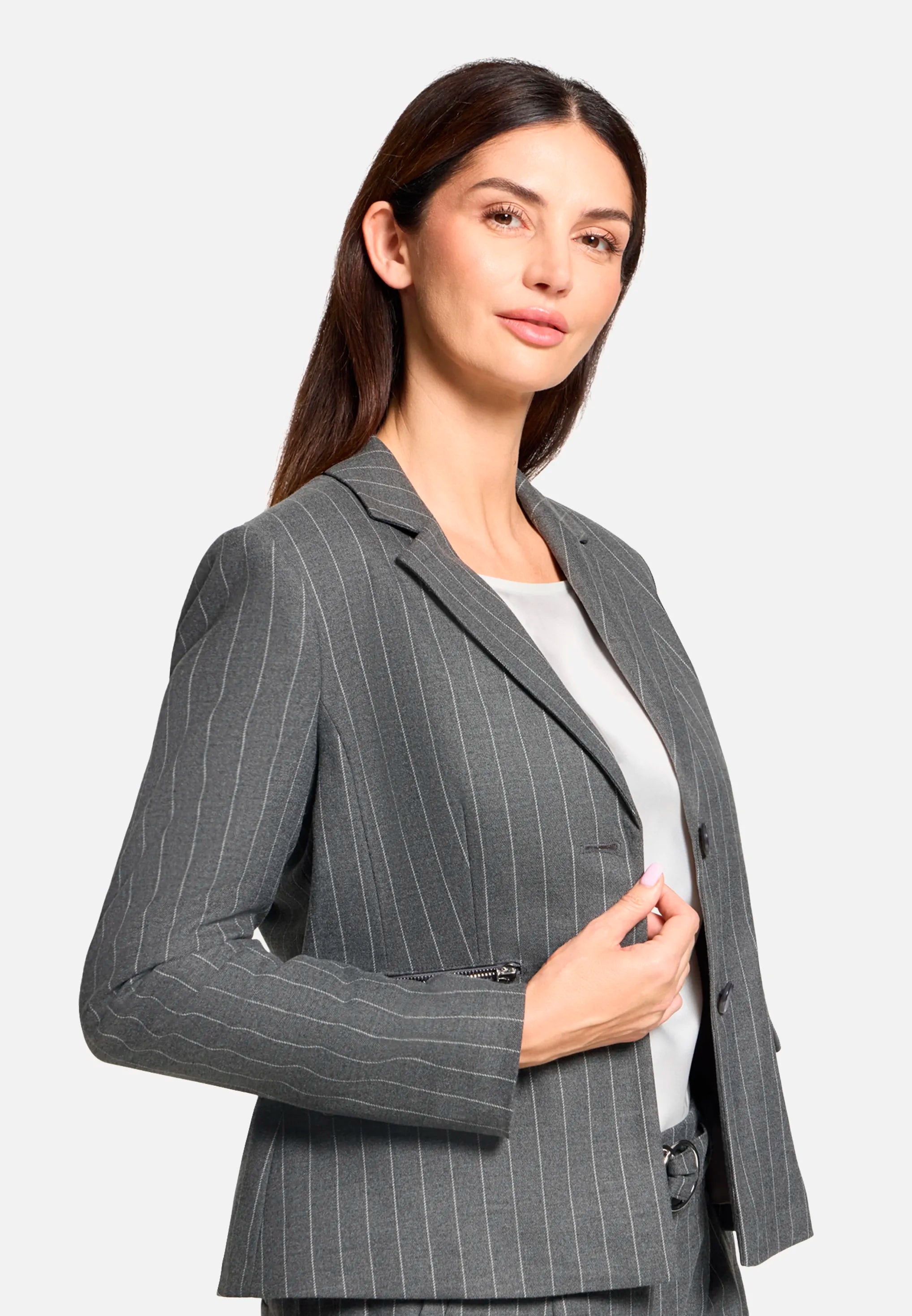 Betty Barclay_Magnet_Short Blazer, Long Sleeves_4636-1622_9095_06