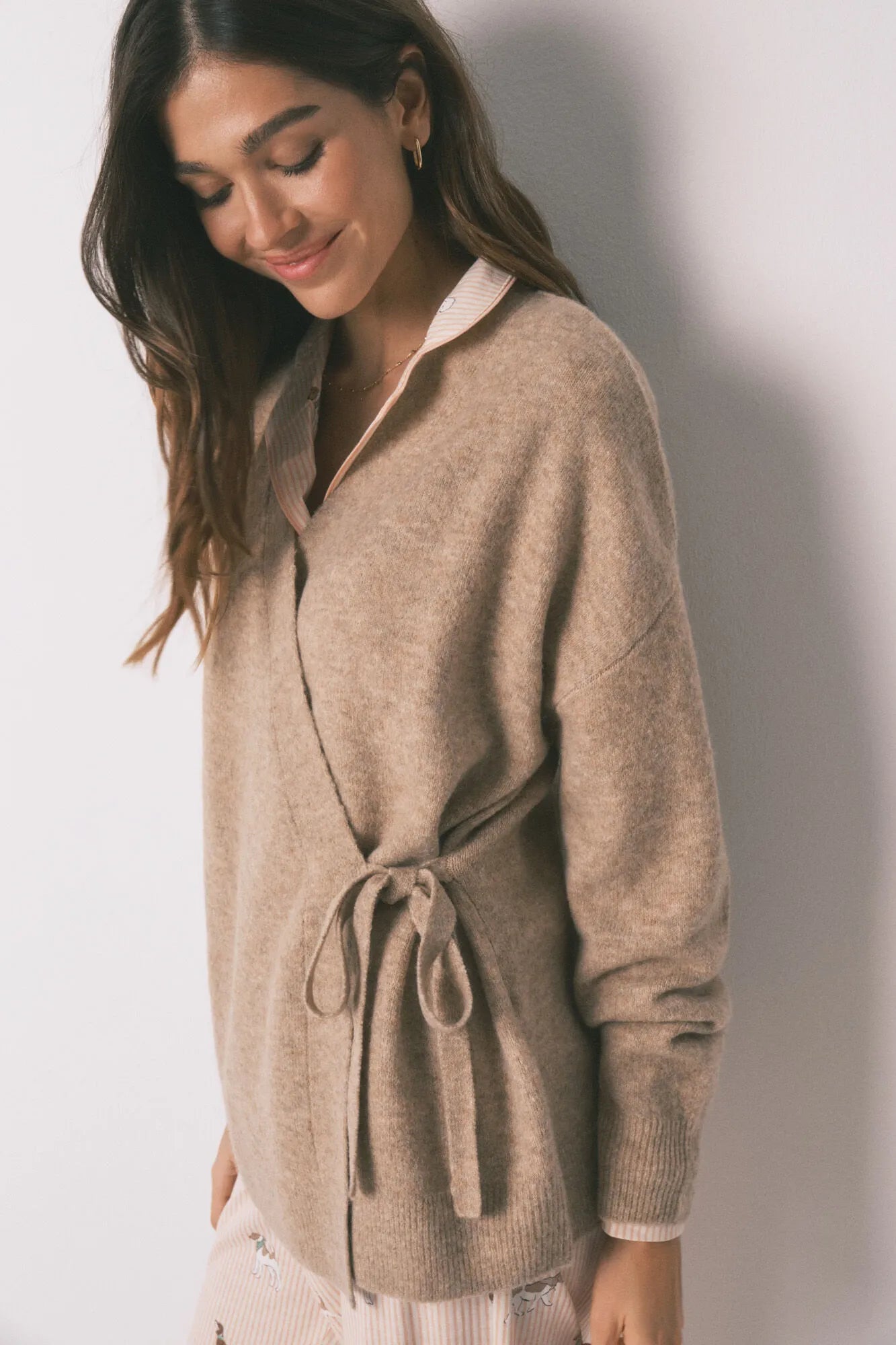 Women Secret_Light Brown_Pink Knit Short Plain Cardigan_4683596_32_05