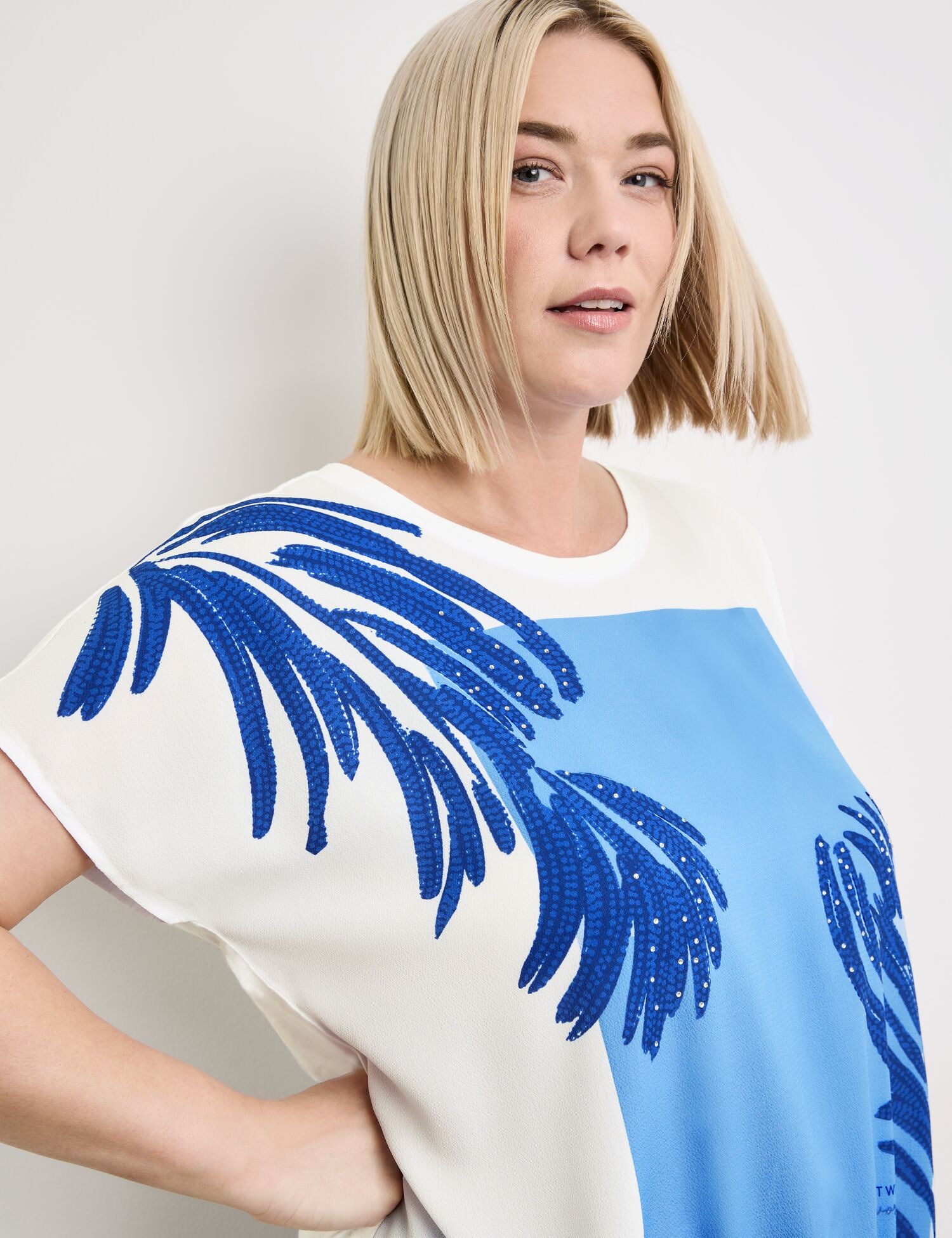 Blouse Shirt With Material Mix_471043-26205_9602_03