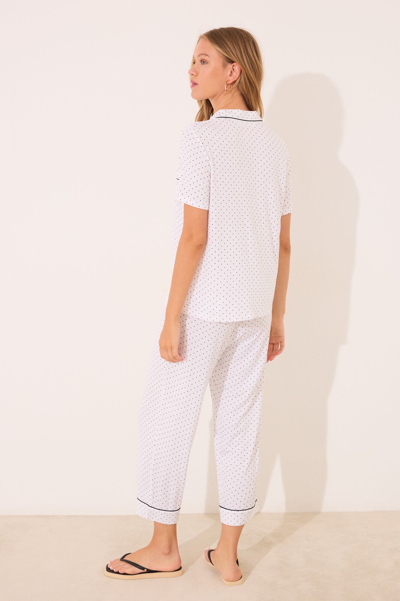 Women Secret_White Polka-Dots Capri Classic Pyjamas_4752522_97_06