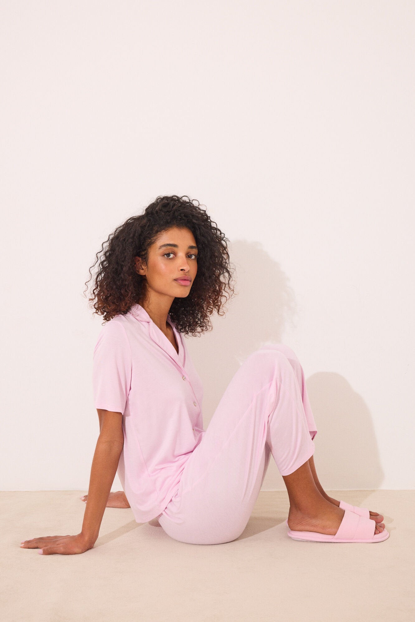 Women Secret_Pink Viscose Capri Classic Pyjamas_4759925_71_01
