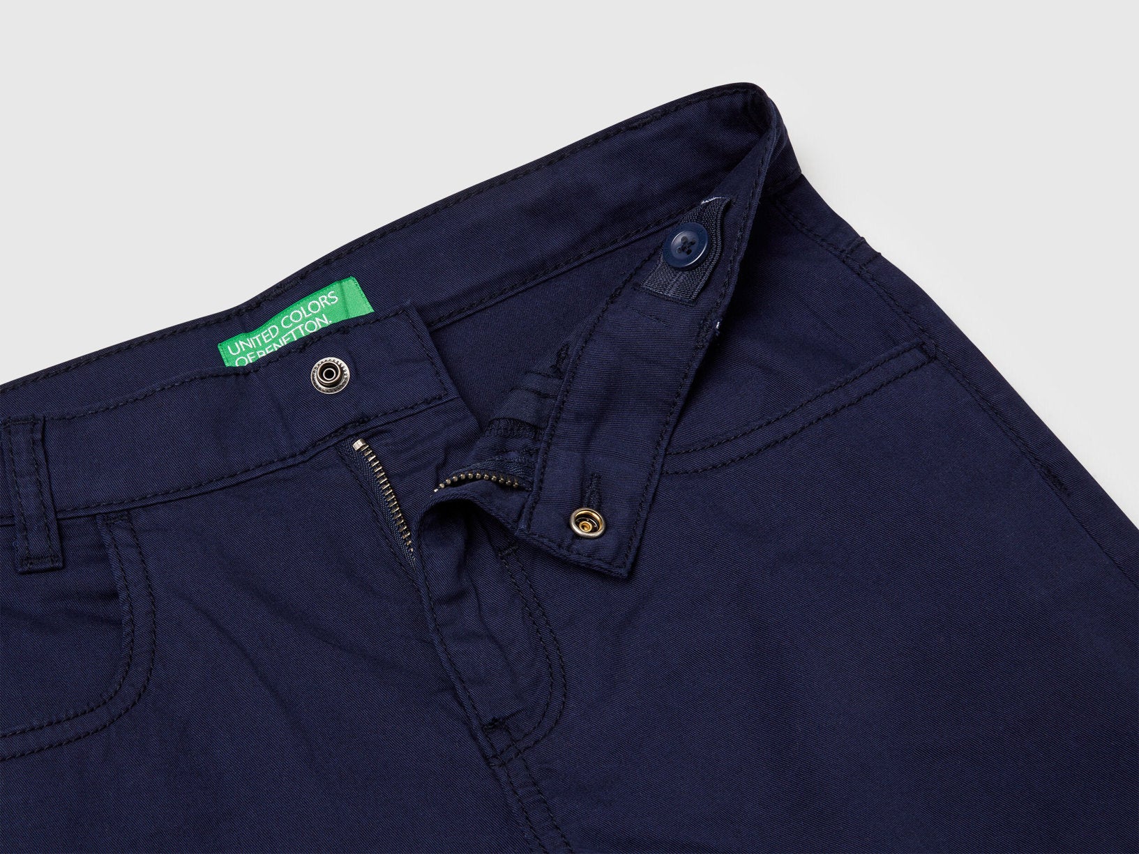 Benetton_Lightweight Bermudas_47RGC902U_252_03