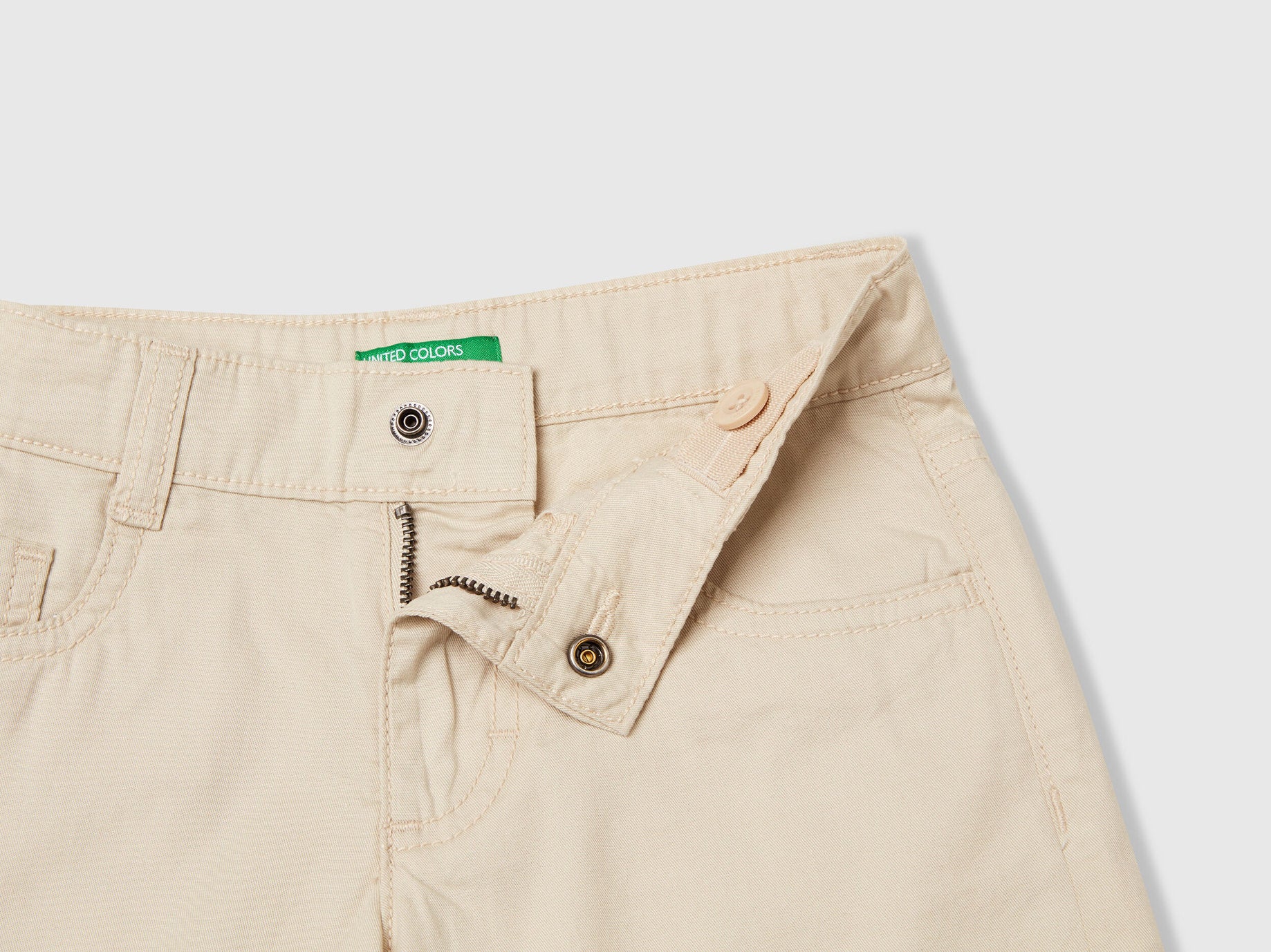 Benetton_Five Pocket Bermudas_47RGG901Y_152_03