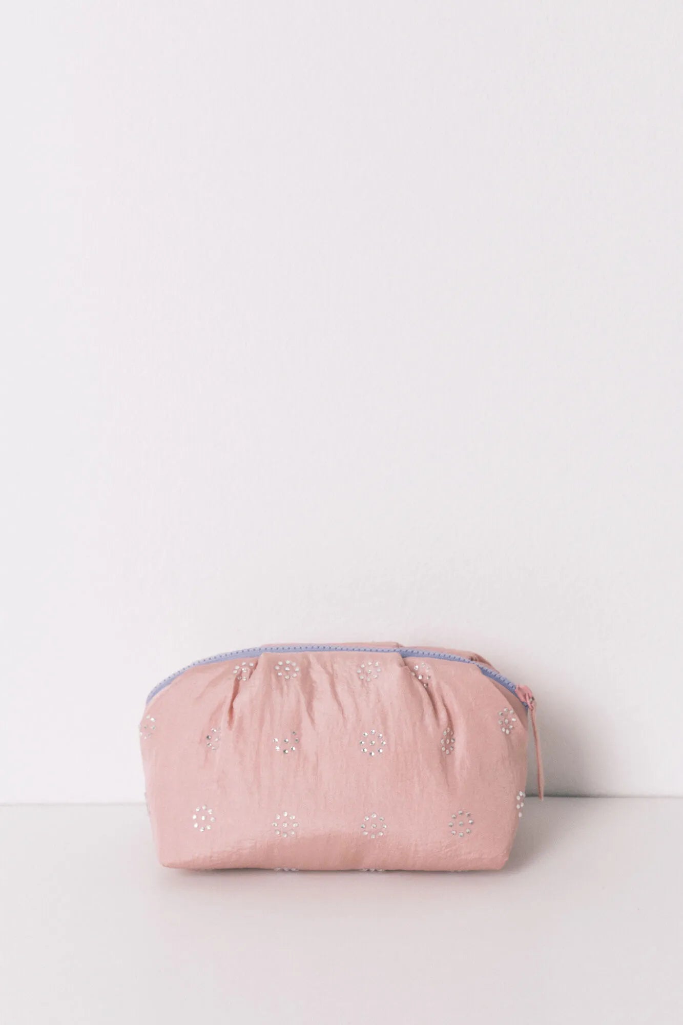 Women Secret_Pink_Medium Vanity Case Pink Sequin Toiletry Puffer_4842002_71_04