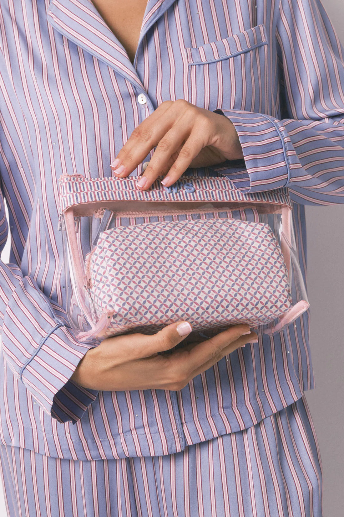 Women Secret_Printed_Pack of 3 Geometric Print Toiletry Bags_4842004_98_01