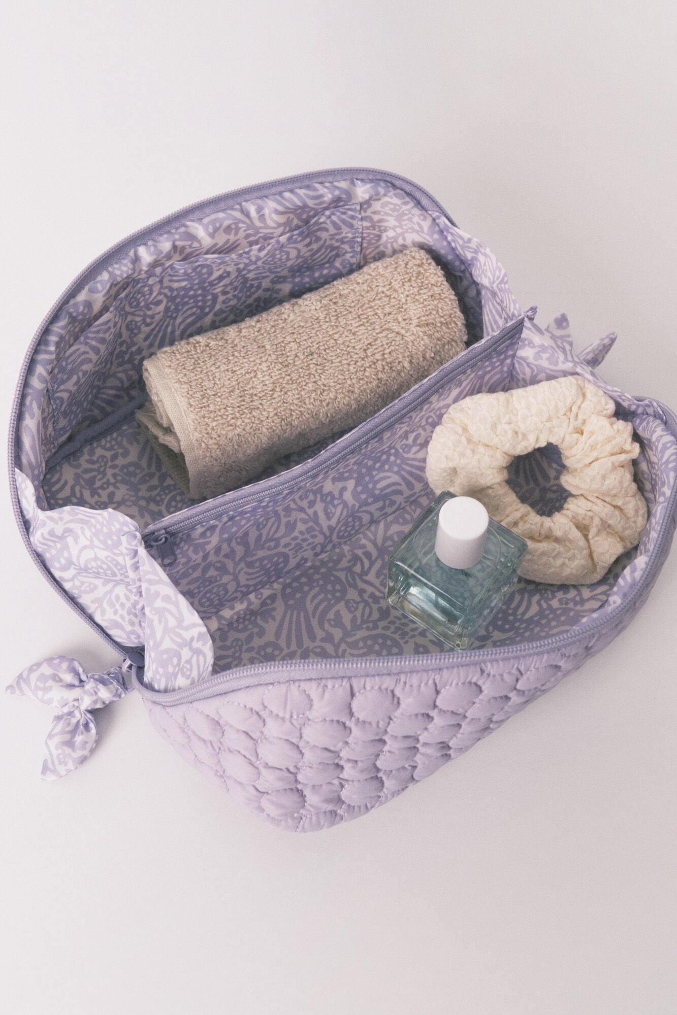 Women Secret_Purple-Lilac_Medium Puffer Lilac Vanity Case_4842015_76_02