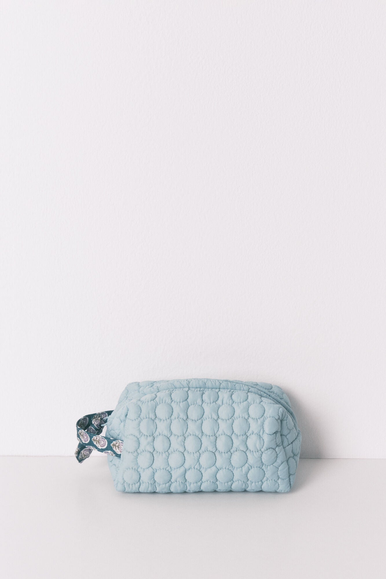 Women Secret_Green_Small Green Puffer Vanity Case_4842016_28_01