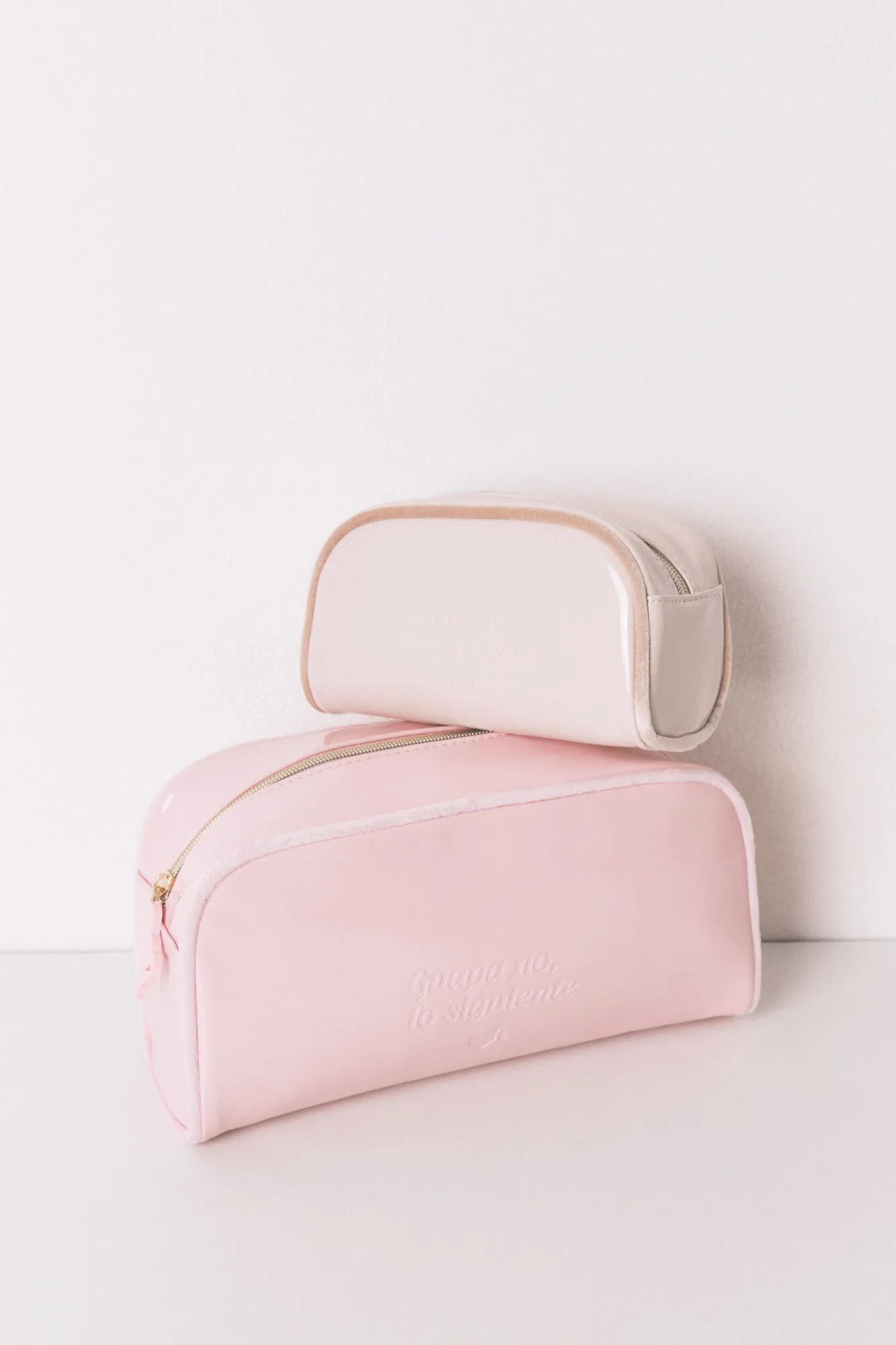 Women Secret_Pink_Small White Patent Leather Toiletry Vanity Case_4842048_72_05