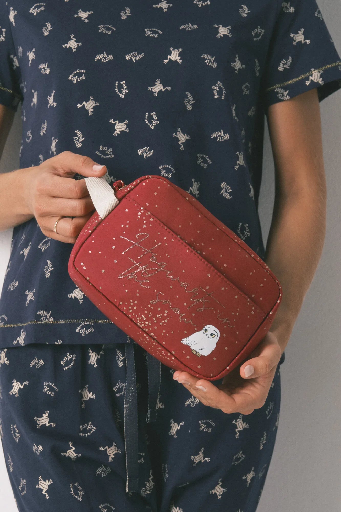 Women Secret_Red_Medium Red Harry Potter Vanity Case_4842055_60_03