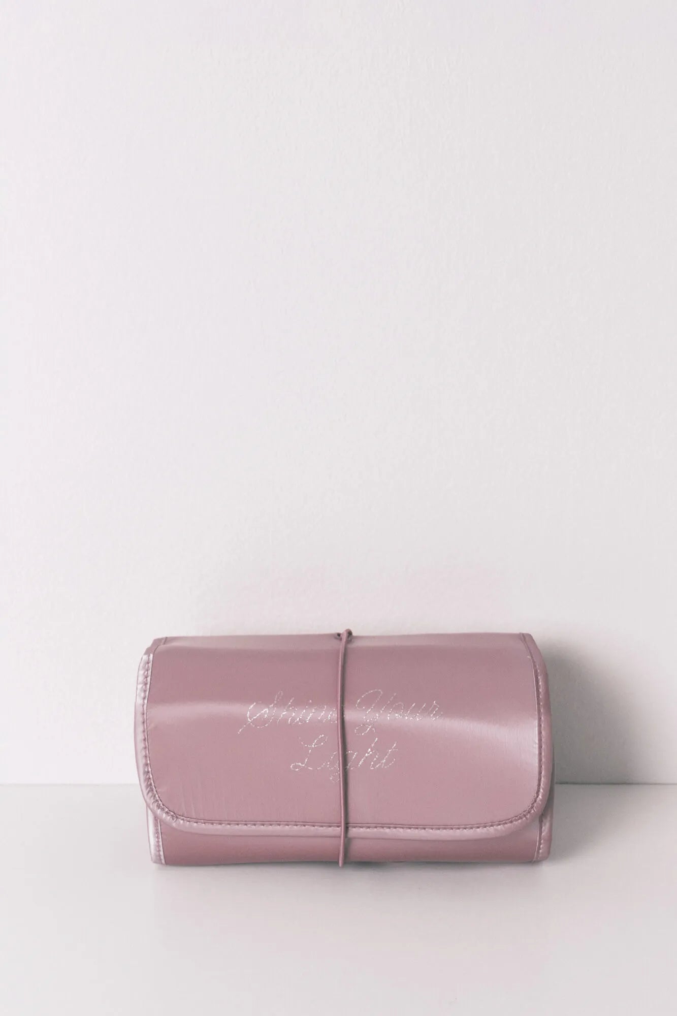 Women Secret_Pink_Medium Vanity Case with Pink Satin-Finish_4842056_71_02