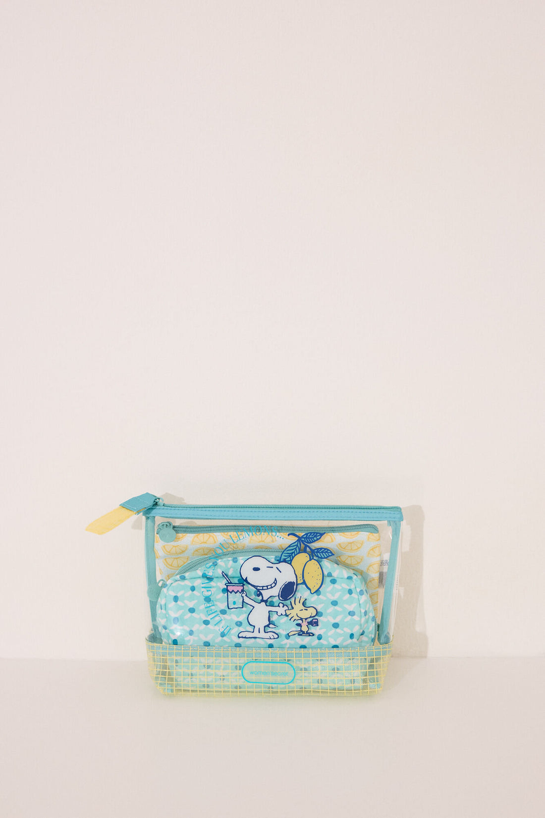 Women Secret_Multicoloured Snoopy Vanity Case Pack_4842920_98_02