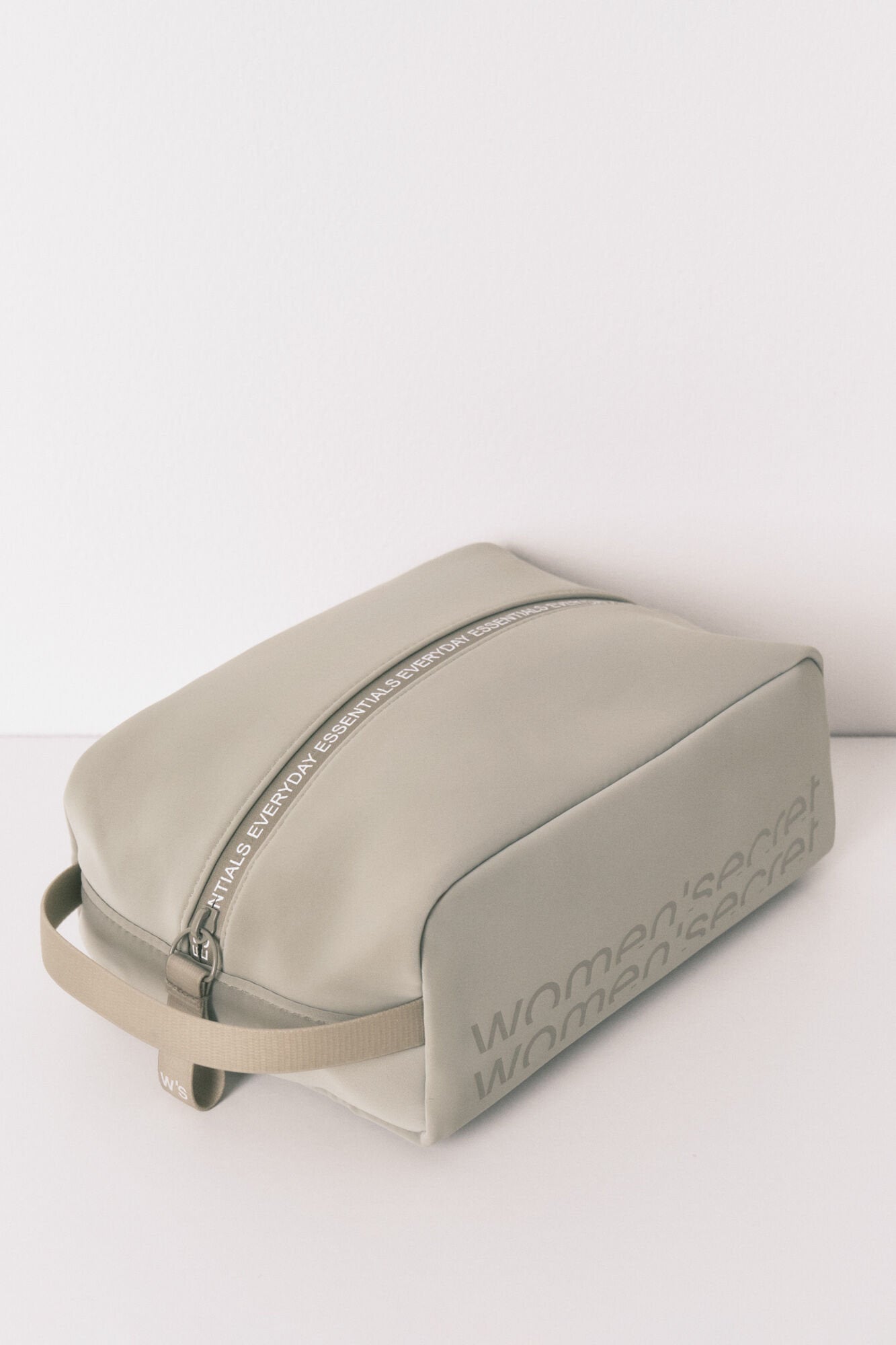 Women Secret_Medium Rubber Khaki Vanity Case_4842937_91_01
